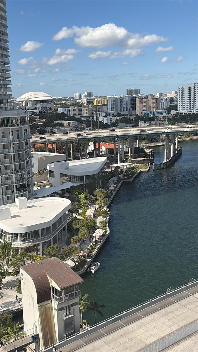 Latitude On The River Con