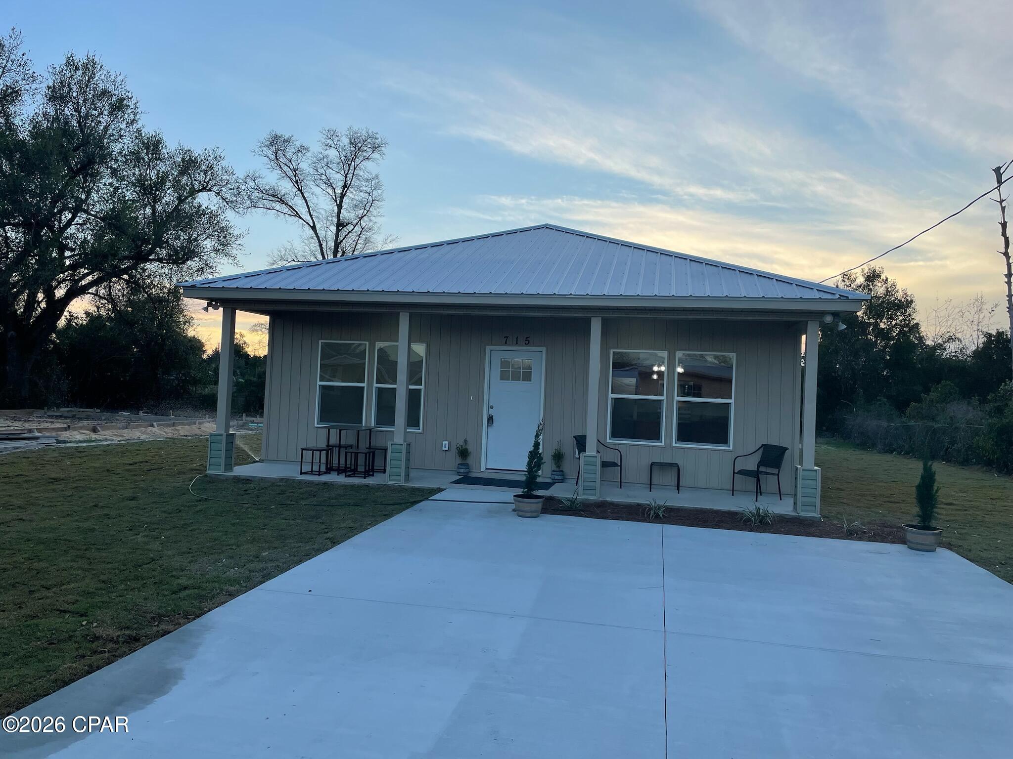 Image 3 For 715 Cactus Avenue