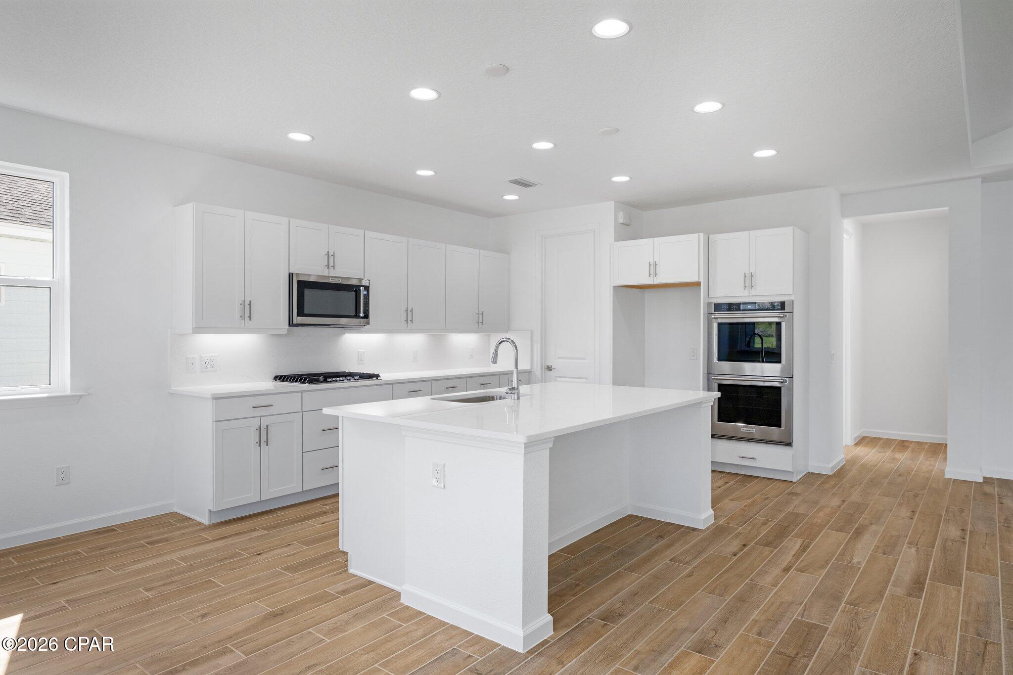 Image 0 For 8490 Landshark Boulevard