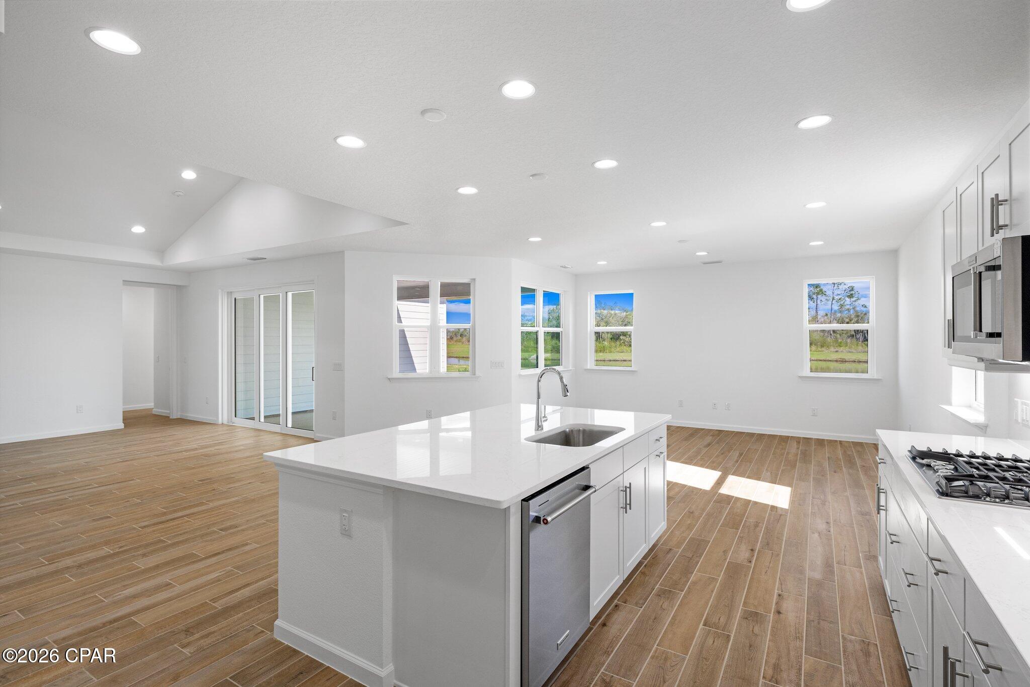 Image 0 For 8490 Landshark Boulevard