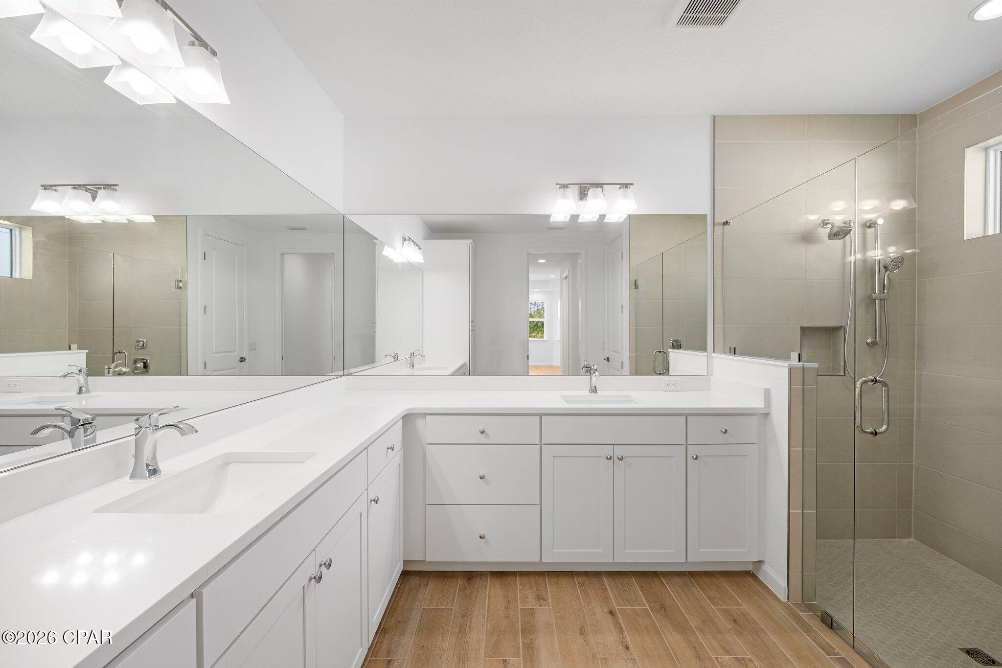 Image 21 For 8490 Landshark Boulevard