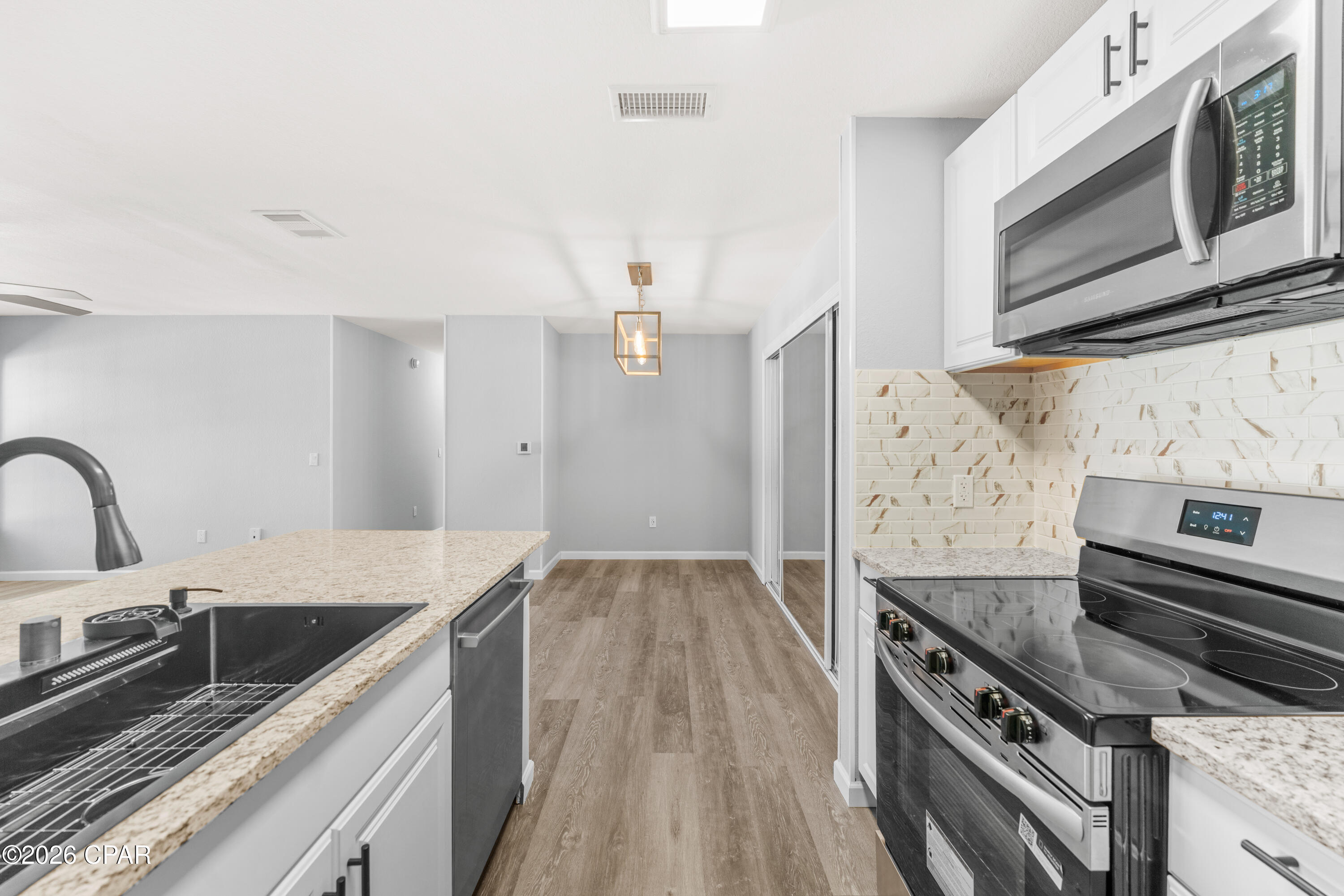 Image 4 For 1304 Lighthouse Road