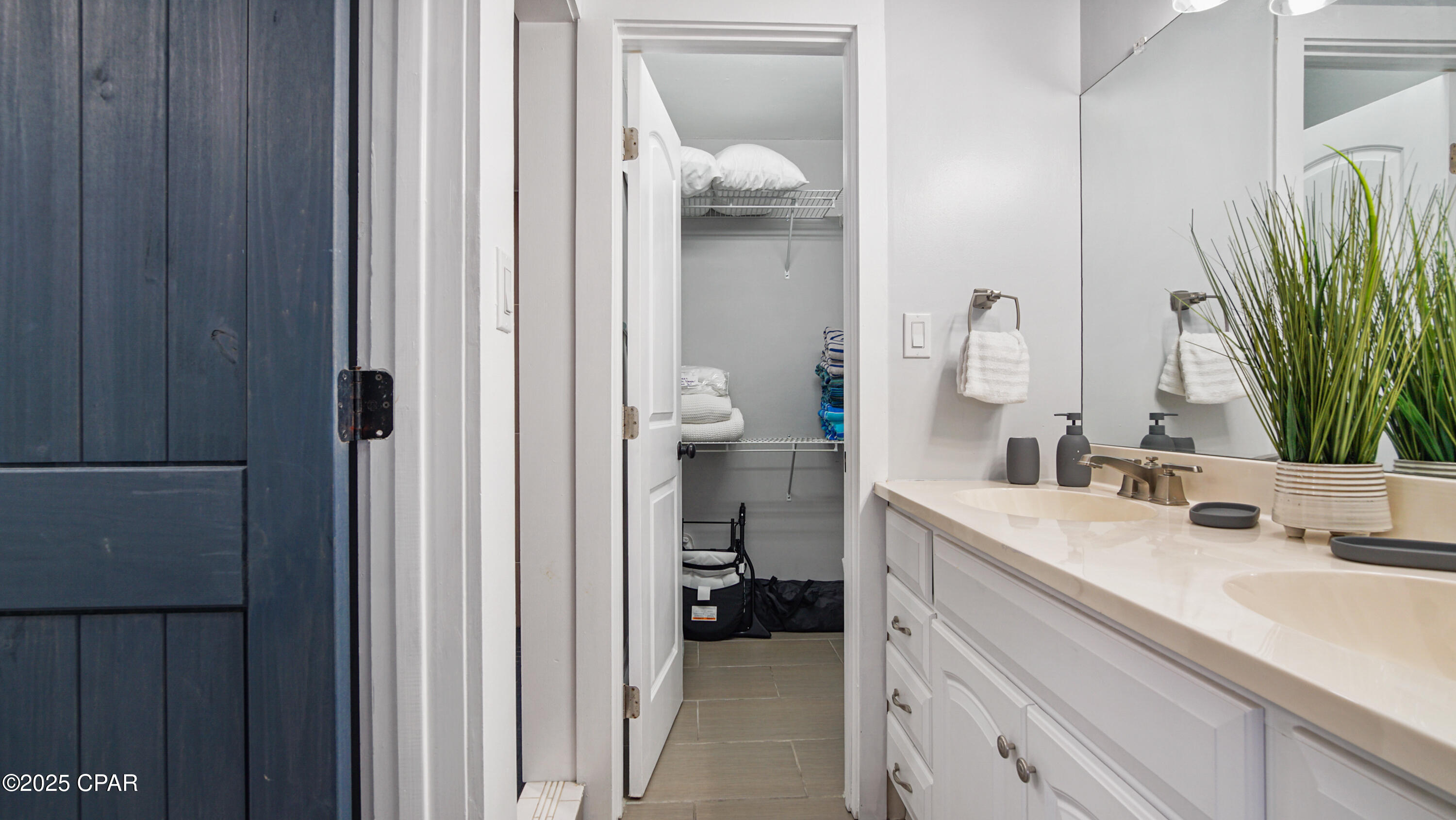 Image 13 For 17155 Front Beach Road W705