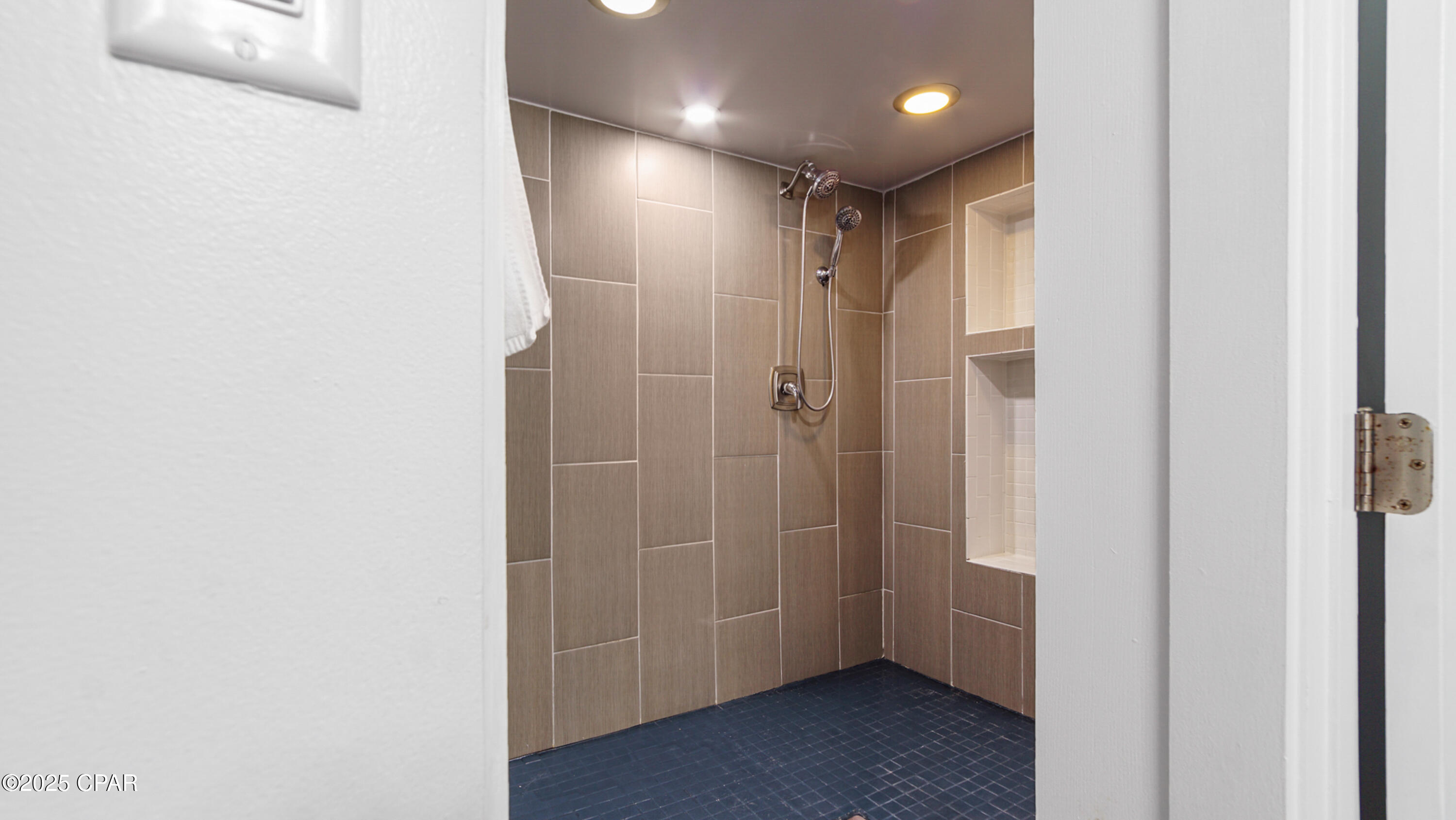 Image 14 For 17155 Front Beach Road W705