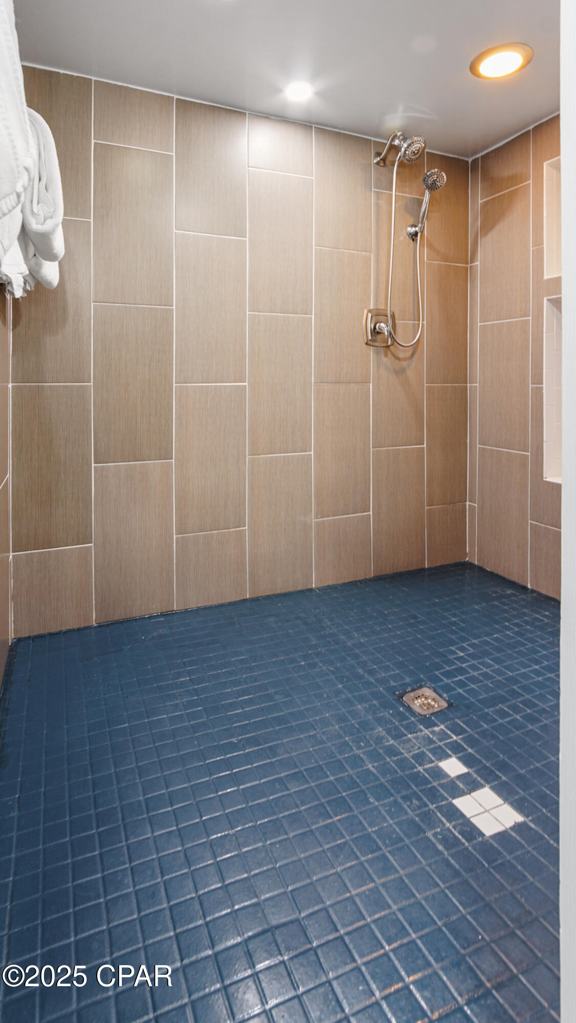 Image 15 For 17155 Front Beach Road W705