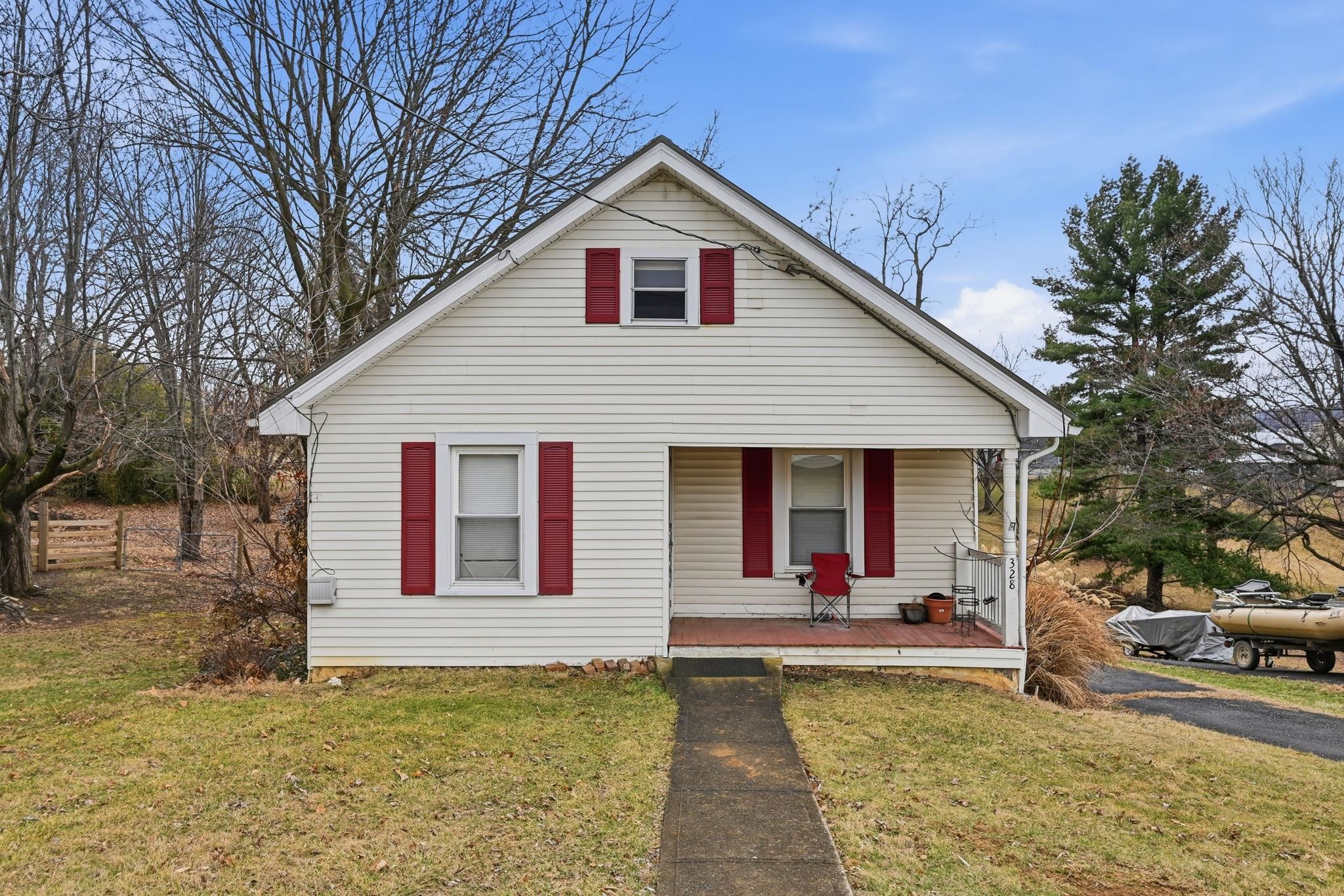 328 MARY GRAY LN, Staunton, VA 24401