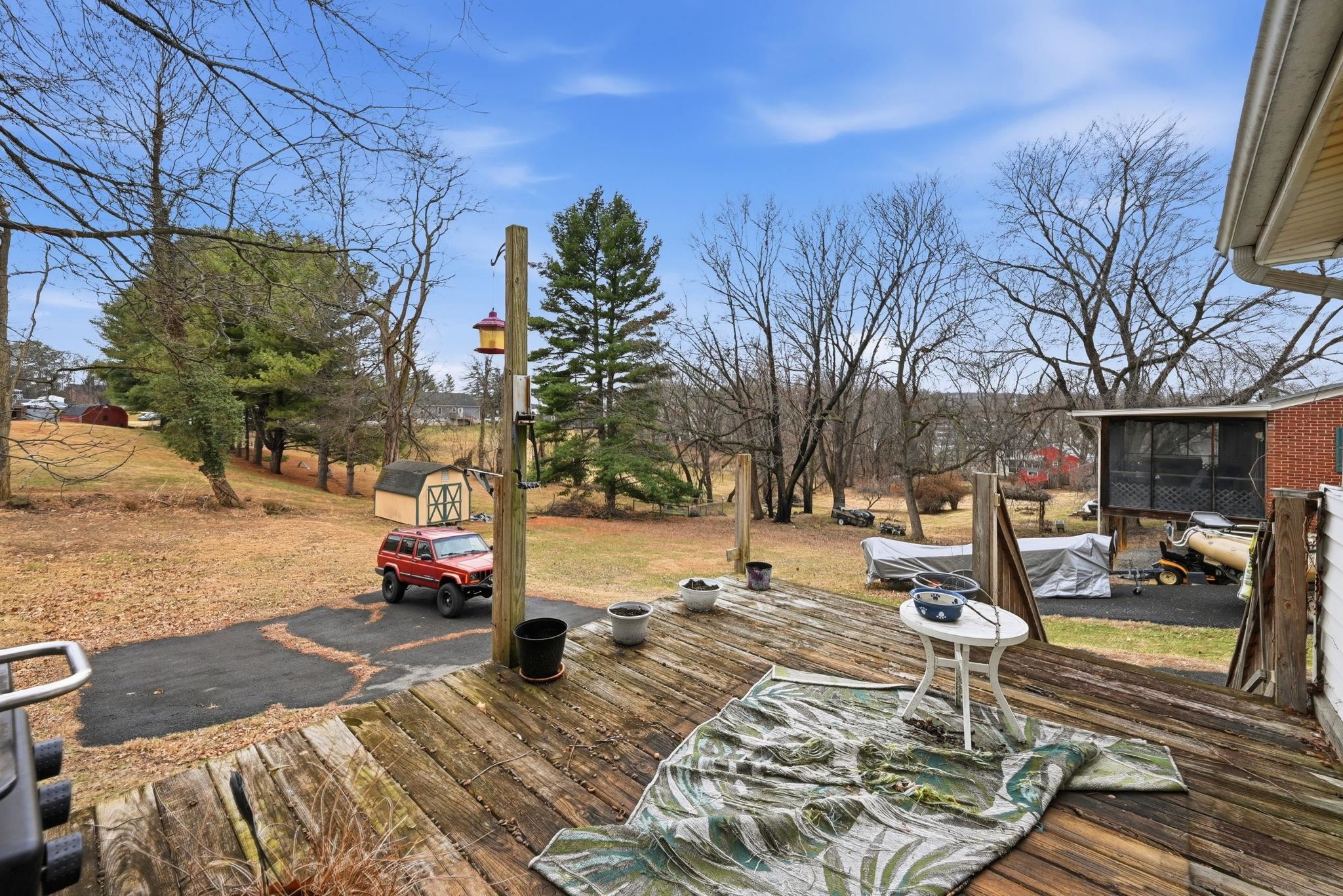 328 Mary Gray Ln