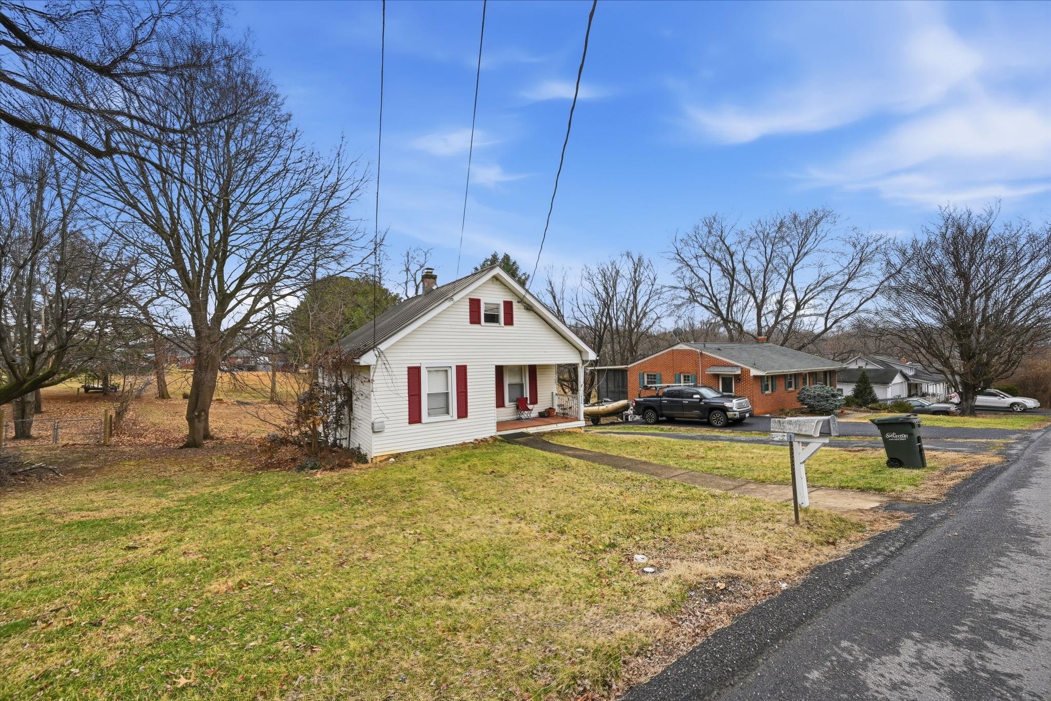 328 Mary Gray Ln
