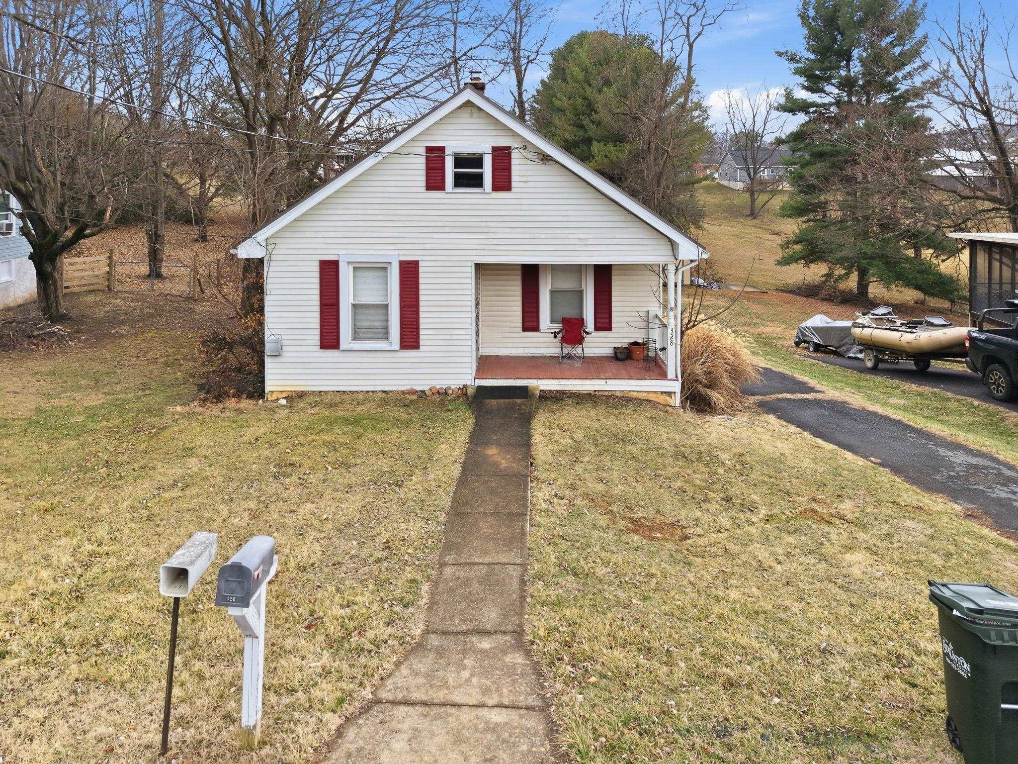 328 Mary Gray Ln