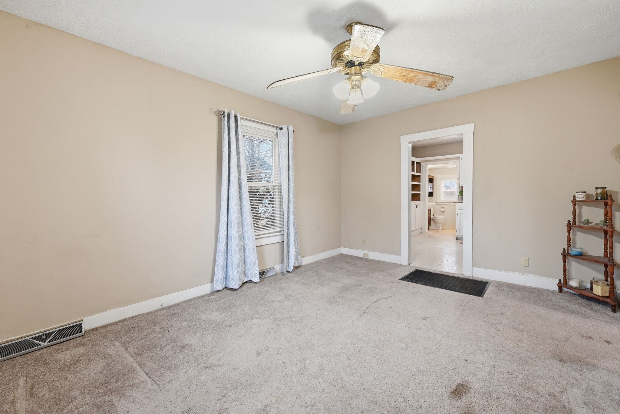 328 Mary Gray Ln