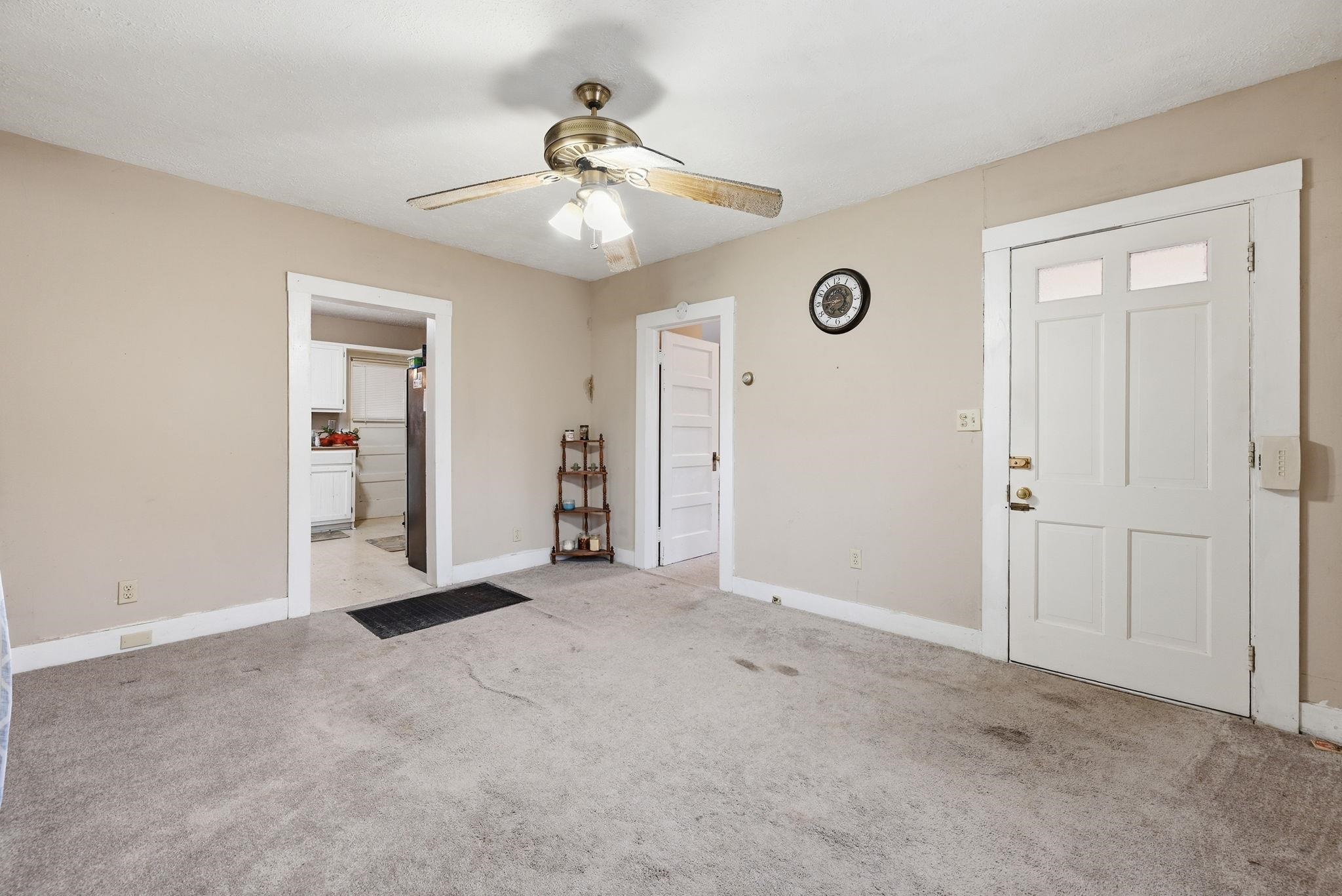 328 Mary Gray Ln
