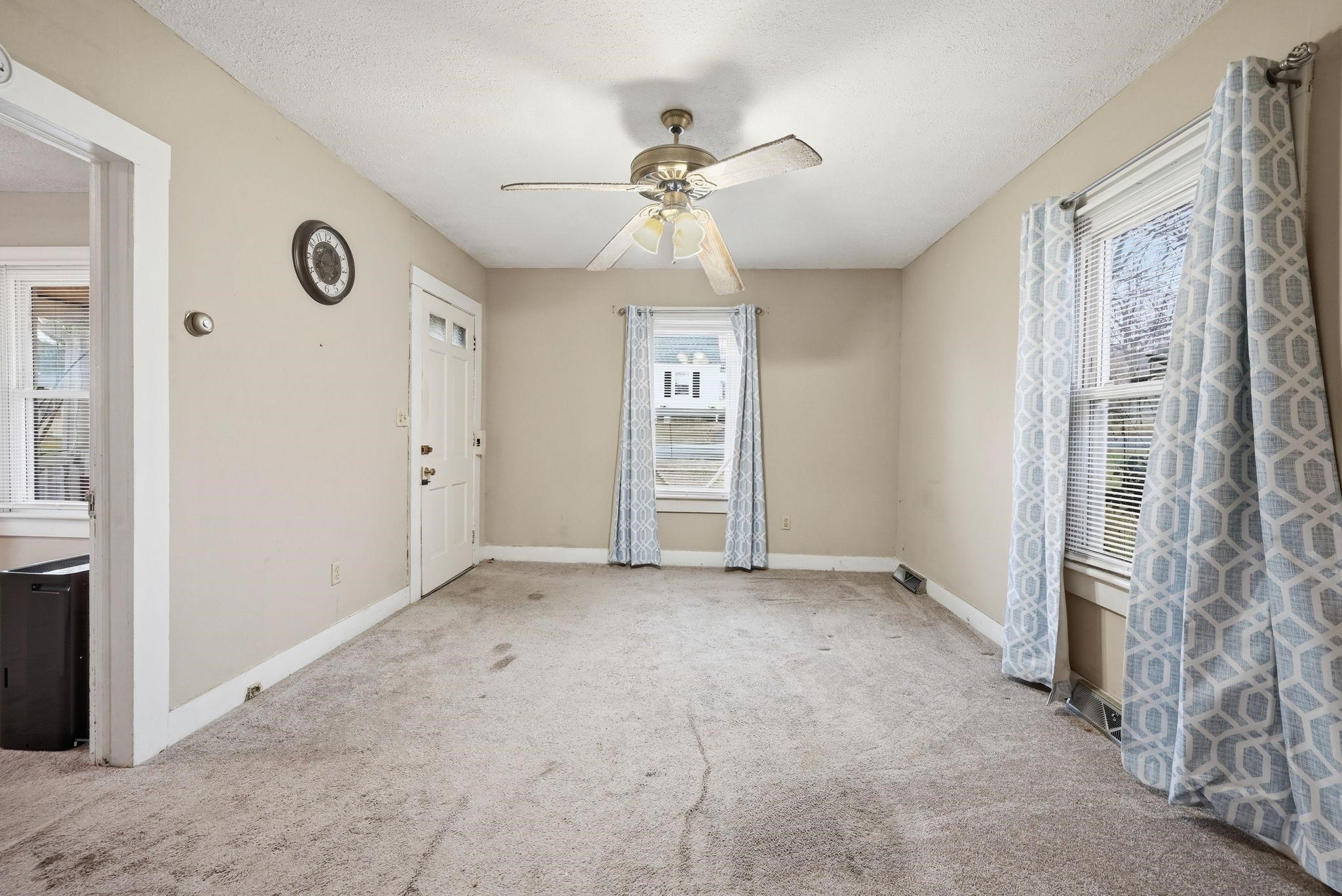 328 Mary Gray Ln