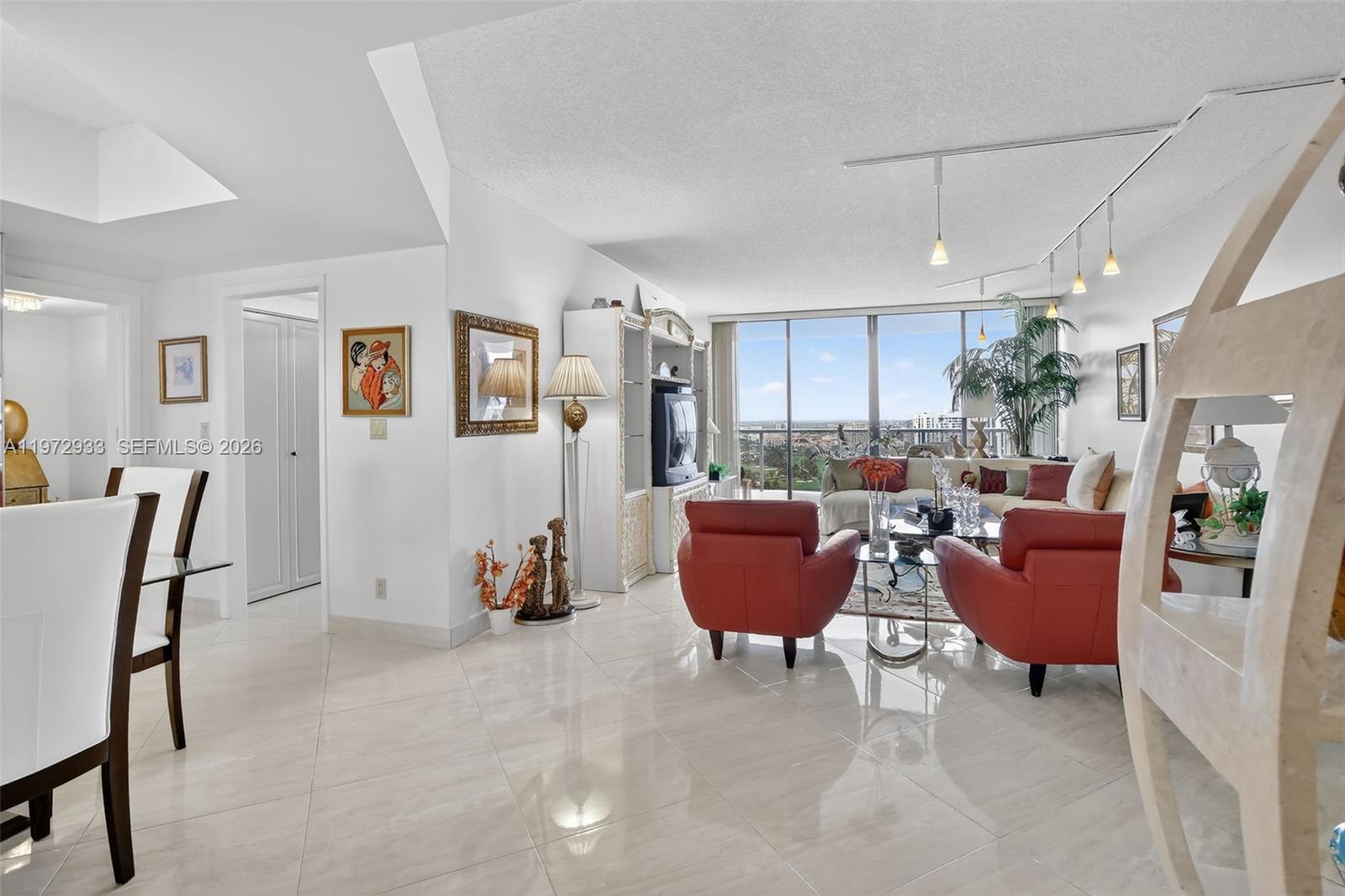 Hamptons West Condo