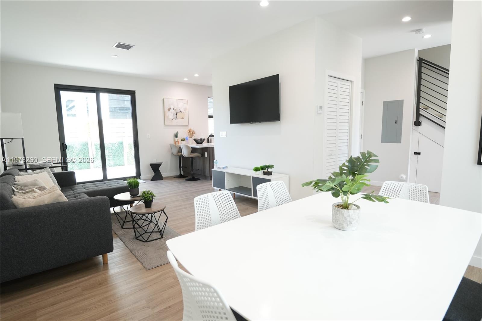 Leisure Townhouses Condo