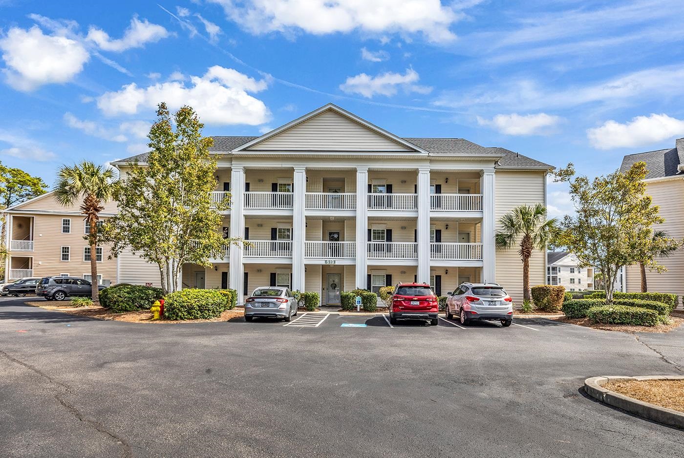 619 Woodmoor Dr. UNIT #302 Murrells Inlet, SC 29576