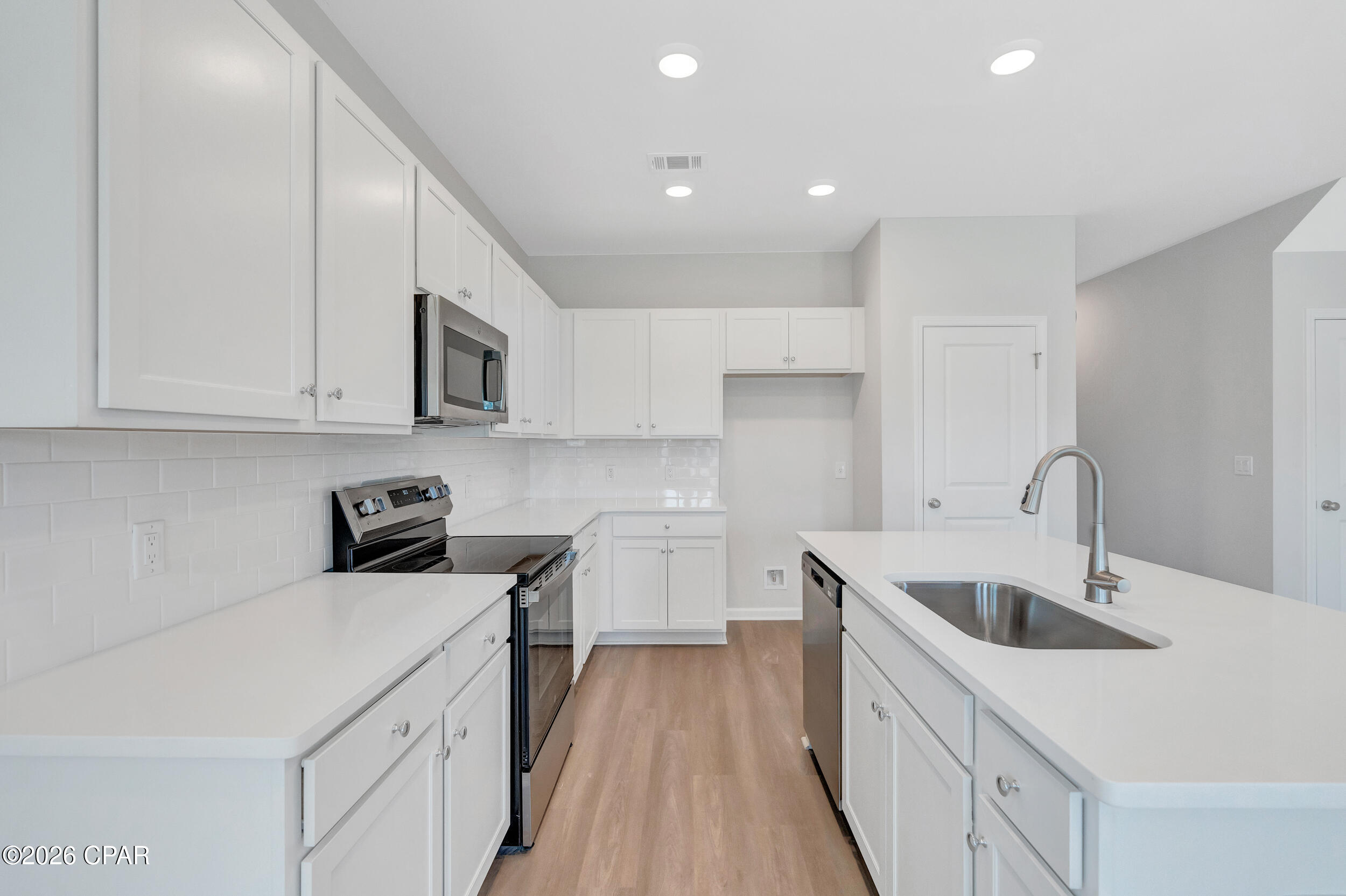 Image 3 For 7647 Lumen Lane 11