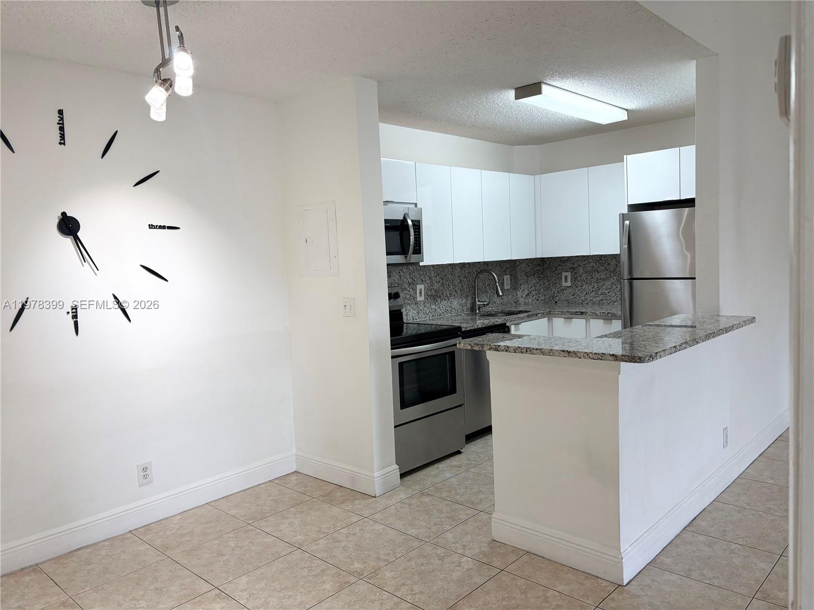 Lakes Of Jacaranda Bldg 1