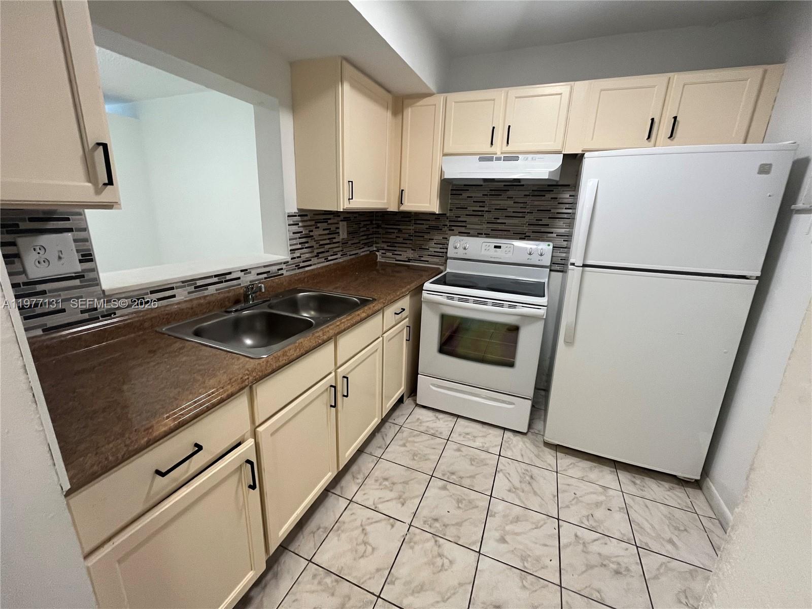 Sunset Hills I Condominiu