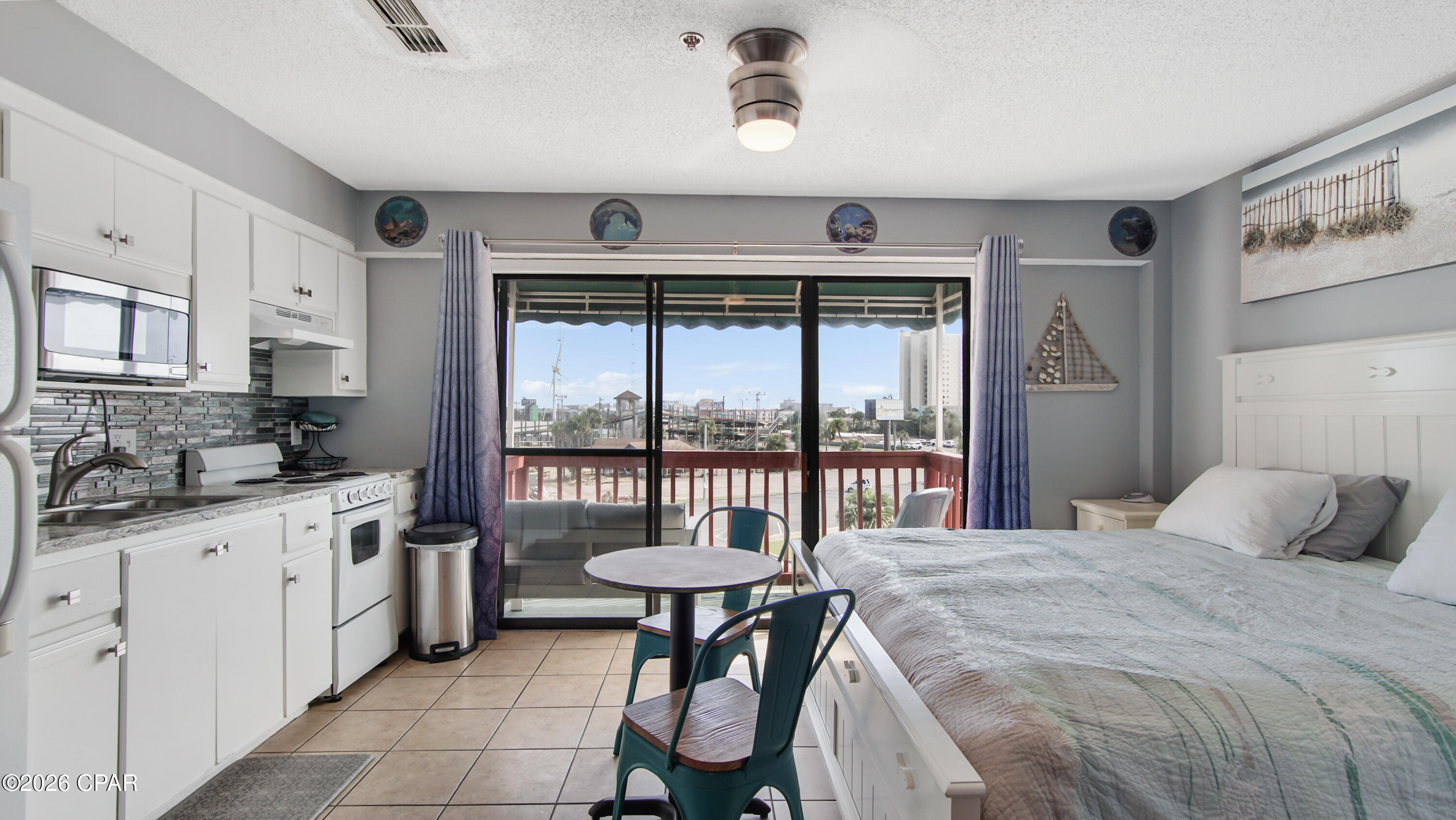 Image 7 For 8730 Thomas Drive 1302a