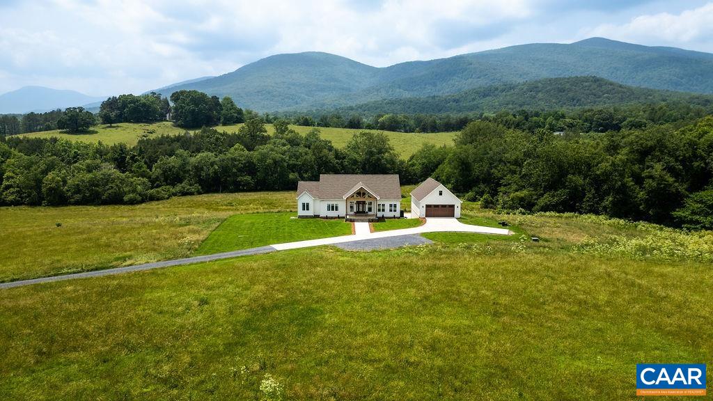 61 Hillside Ln