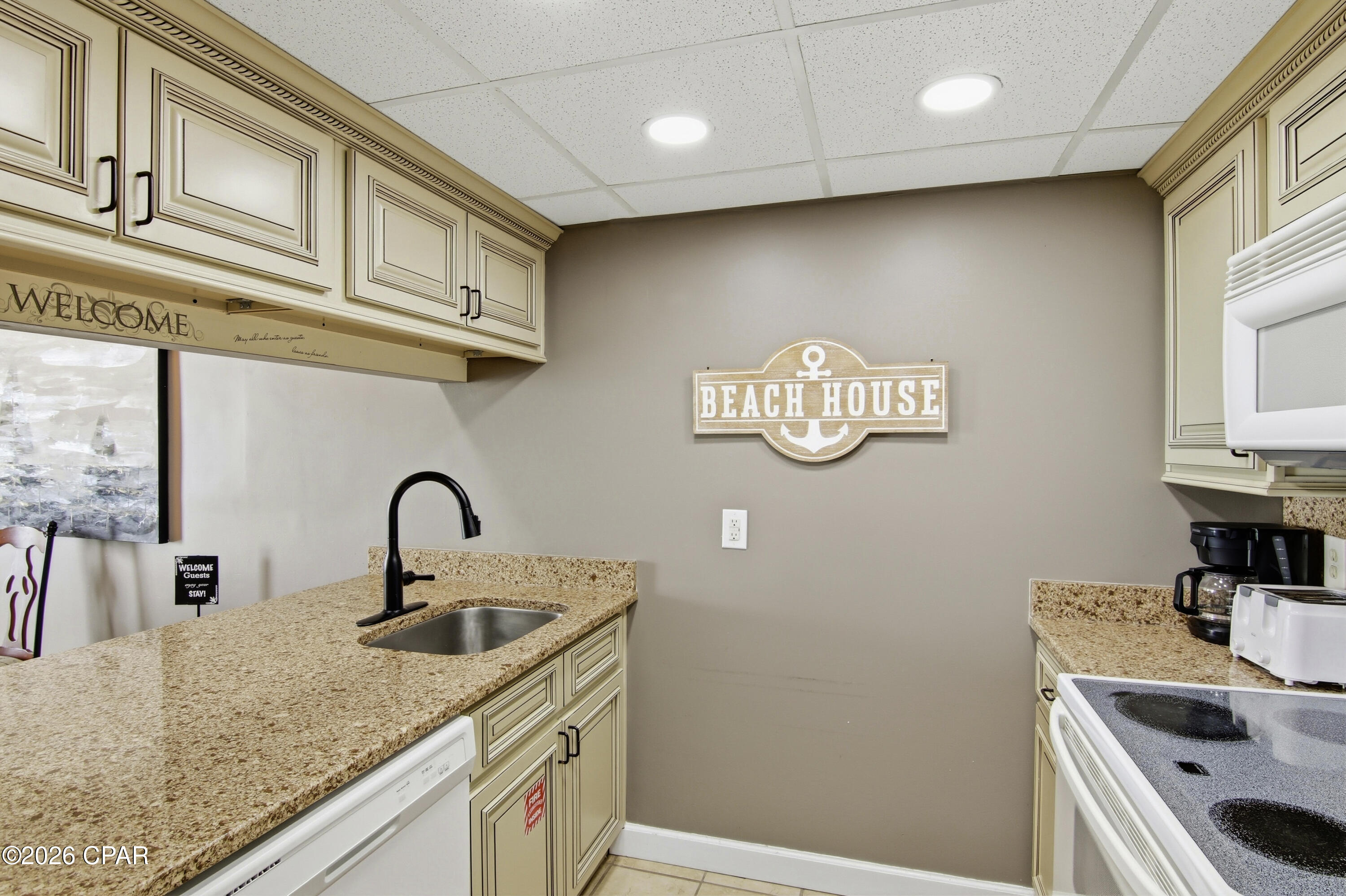 Listing photo id 11 for 11757 Front Beach Road L603