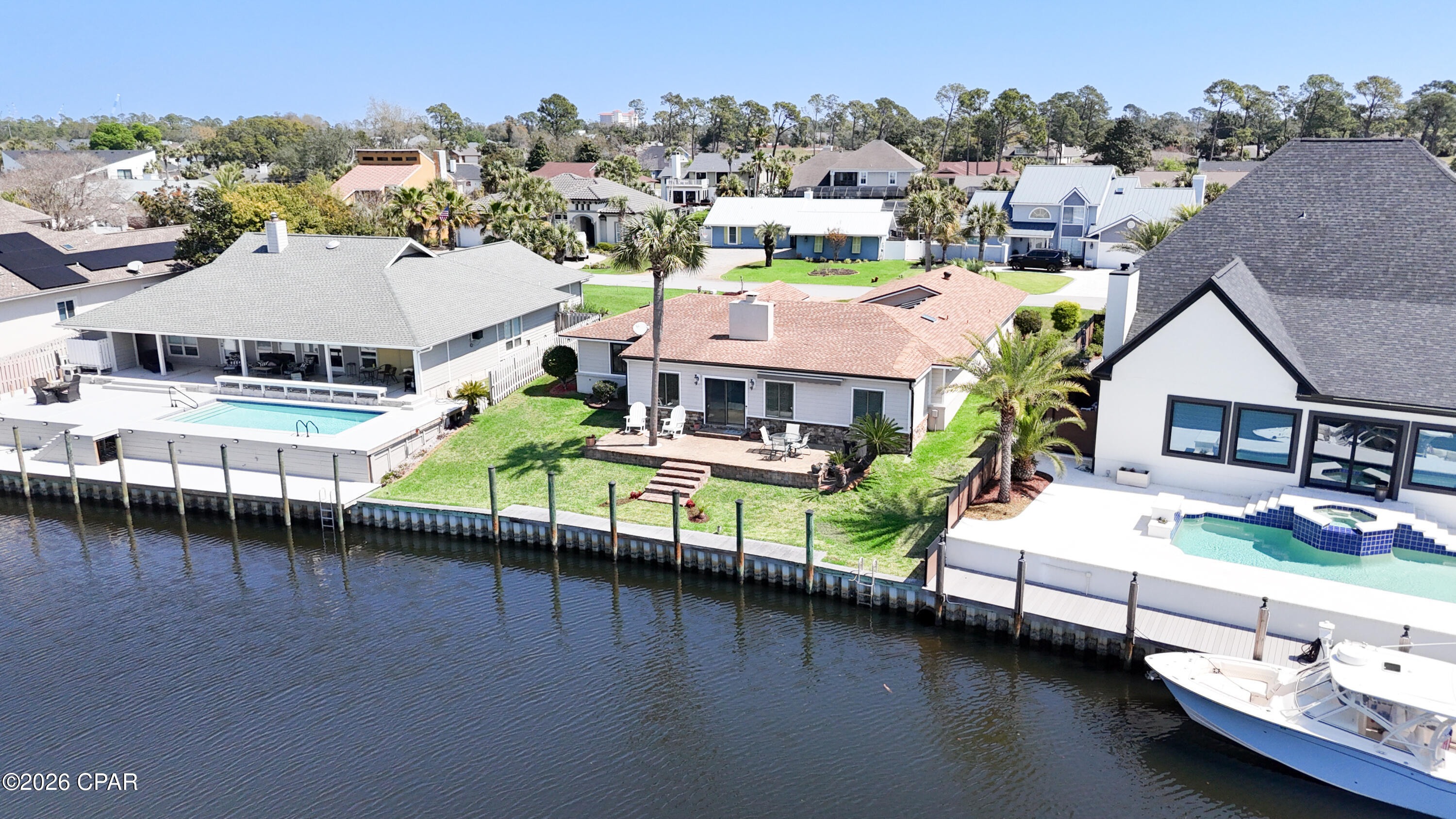 Listing photo id 2 for 1509 Trout Lane