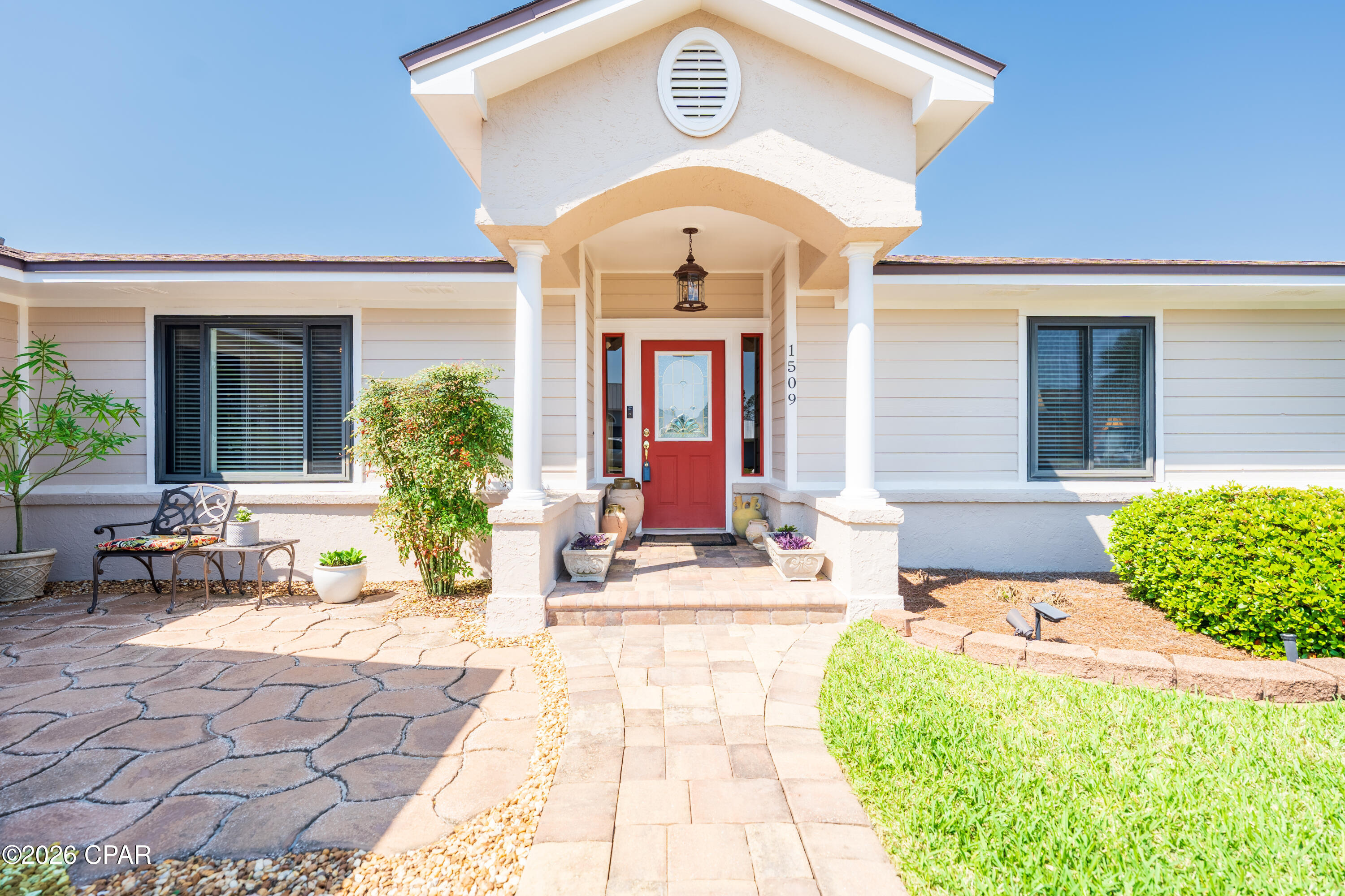 Listing photo id 5 for 1509 Trout Lane