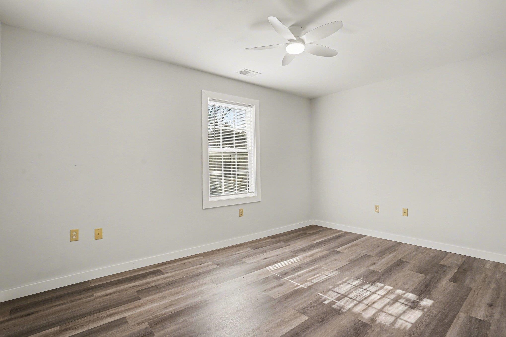 2605991 | Photo 22