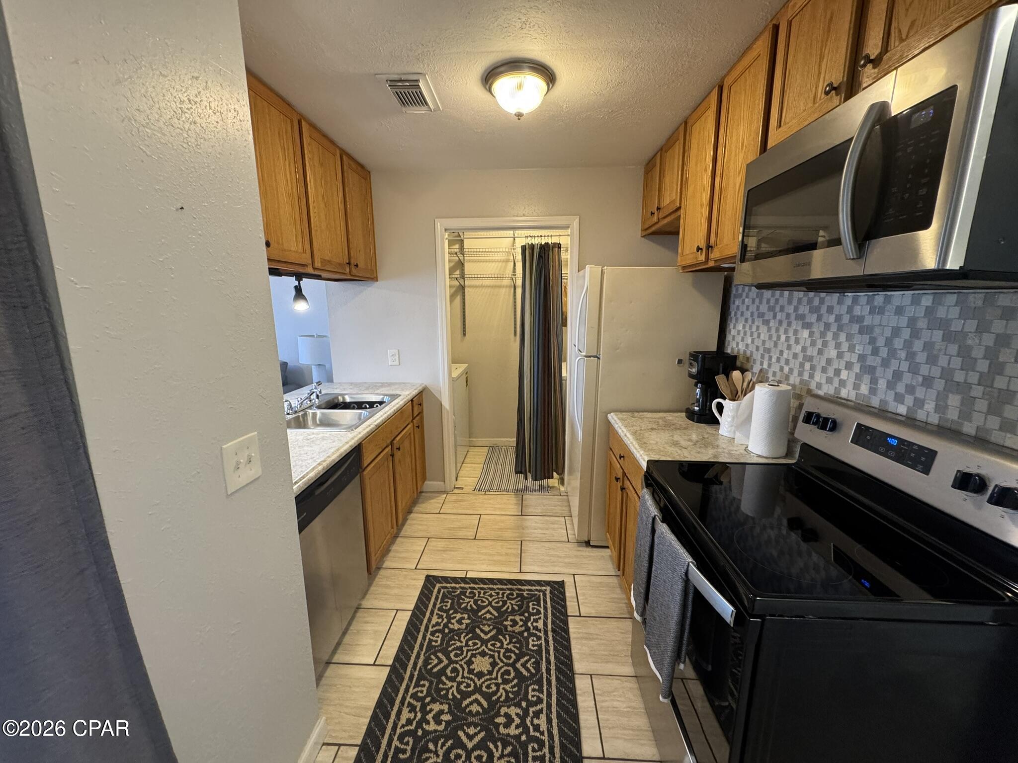 Image 6 For 6903 Lagoon Drive 22