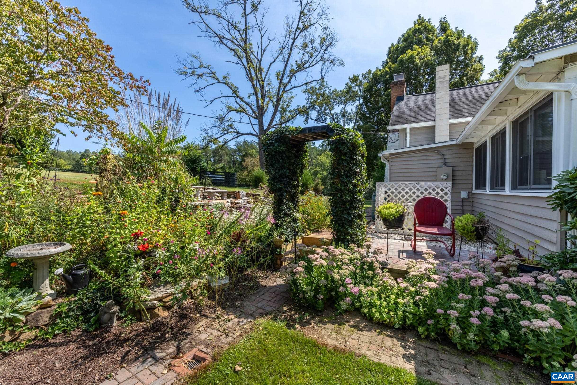1128 Beaverdam Rd