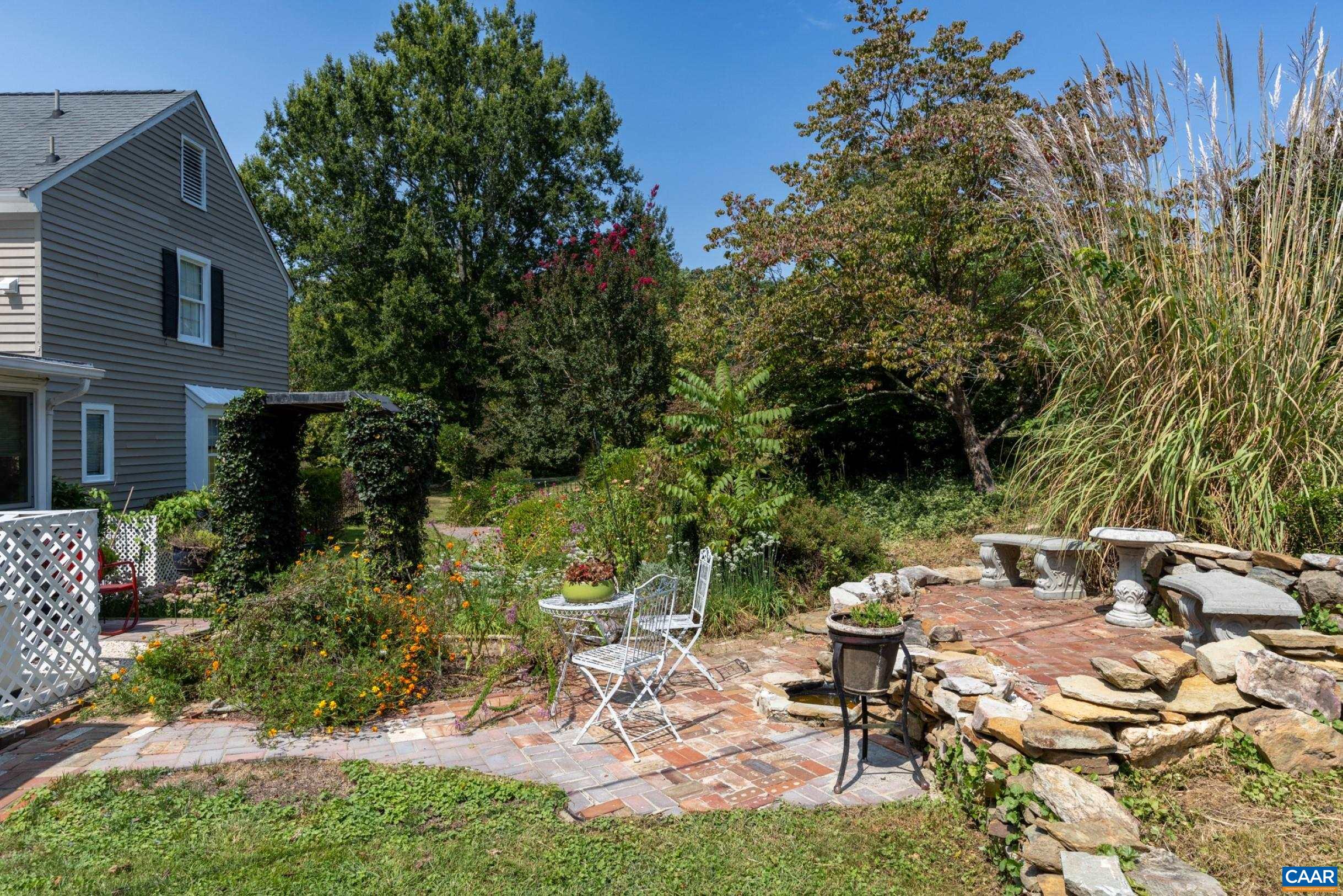 1128 Beaverdam Rd