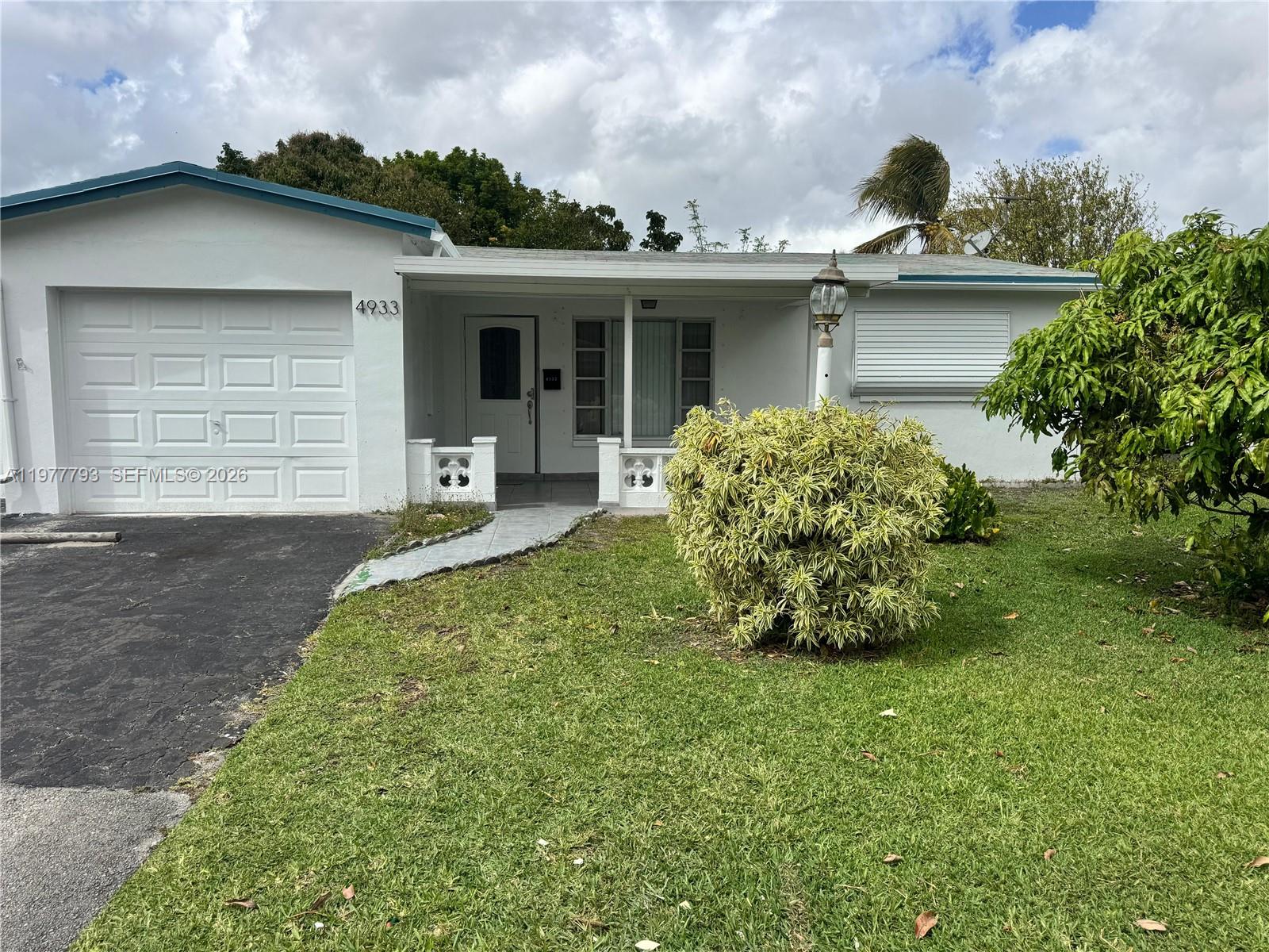 4933 42nd St, Lauderdale Lakes, Florida 33319