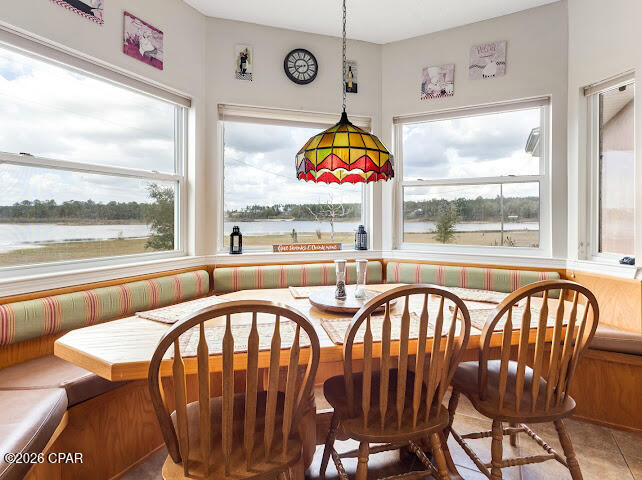 Listing photo id 10 for 5096 Lake Ridge Drive