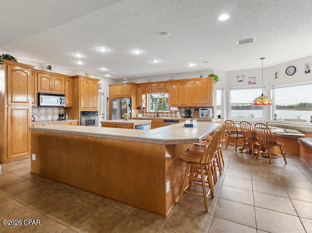Listing photo id 4 for 5096 Lake Ridge Drive
