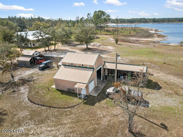 Listing photo id 9 for 5096 Lake Ridge Drive
