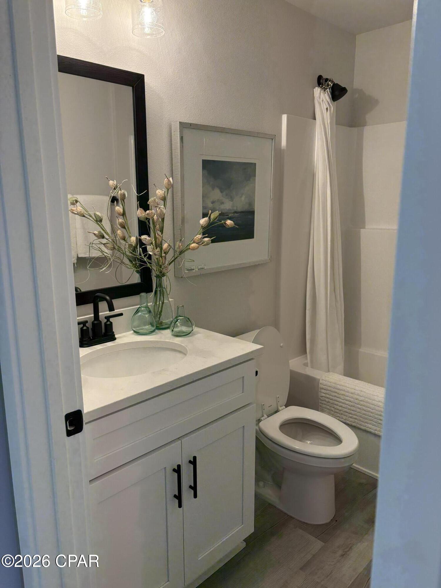 Image 11 For 705 Fox Den Lane