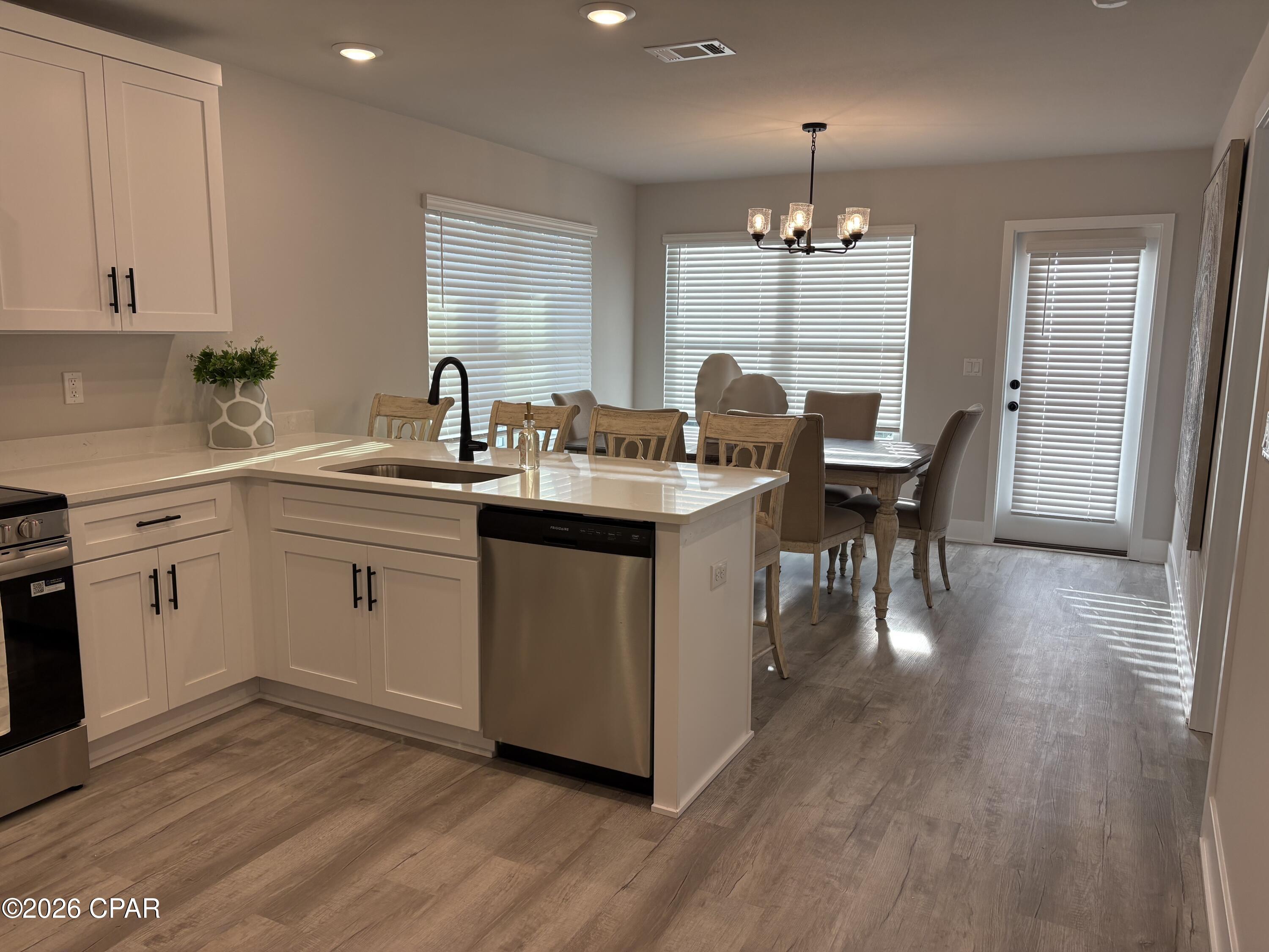 Image 6 For 705 Fox Den Lane