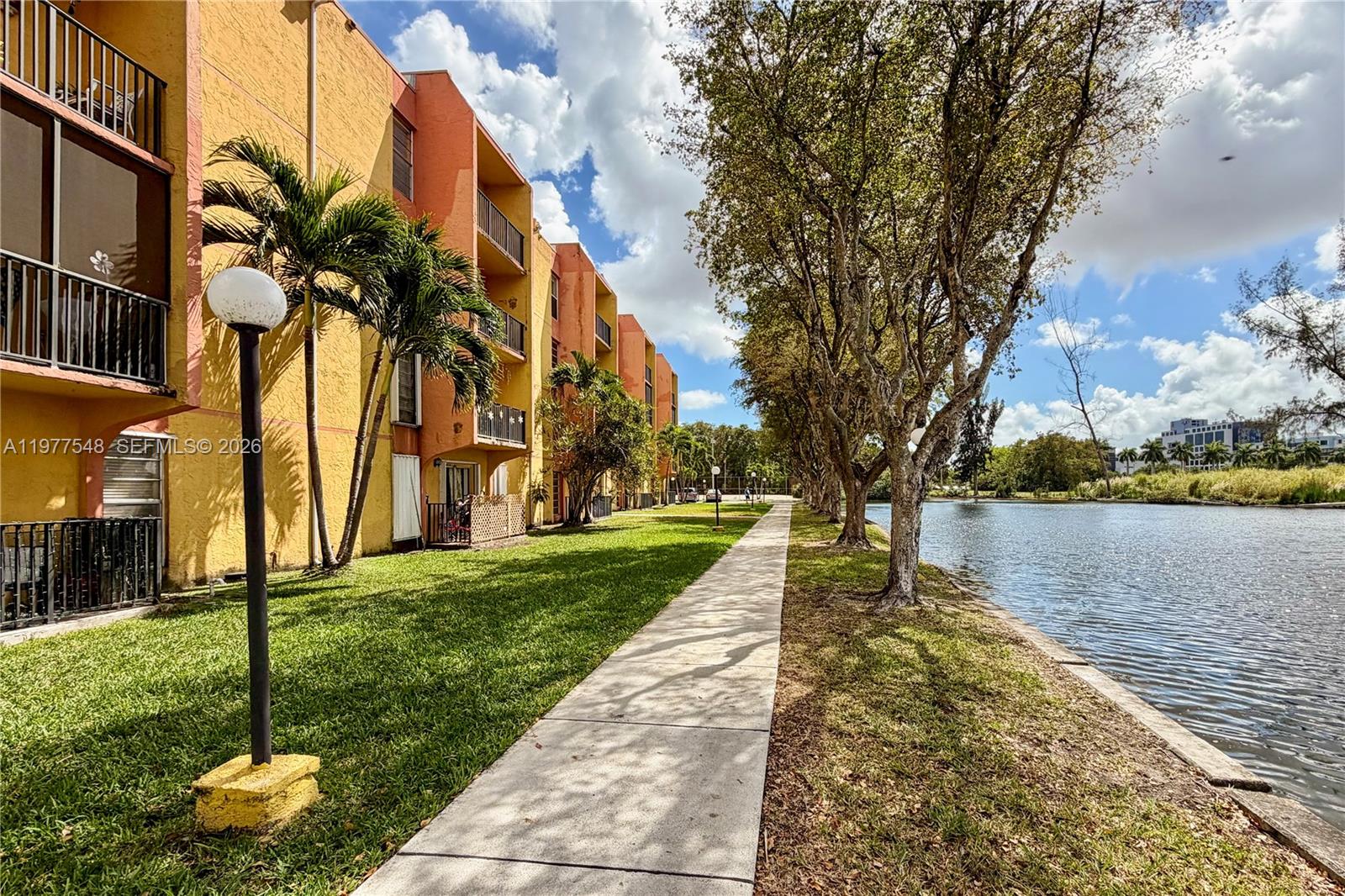 Sunset Villas No 3 Condo