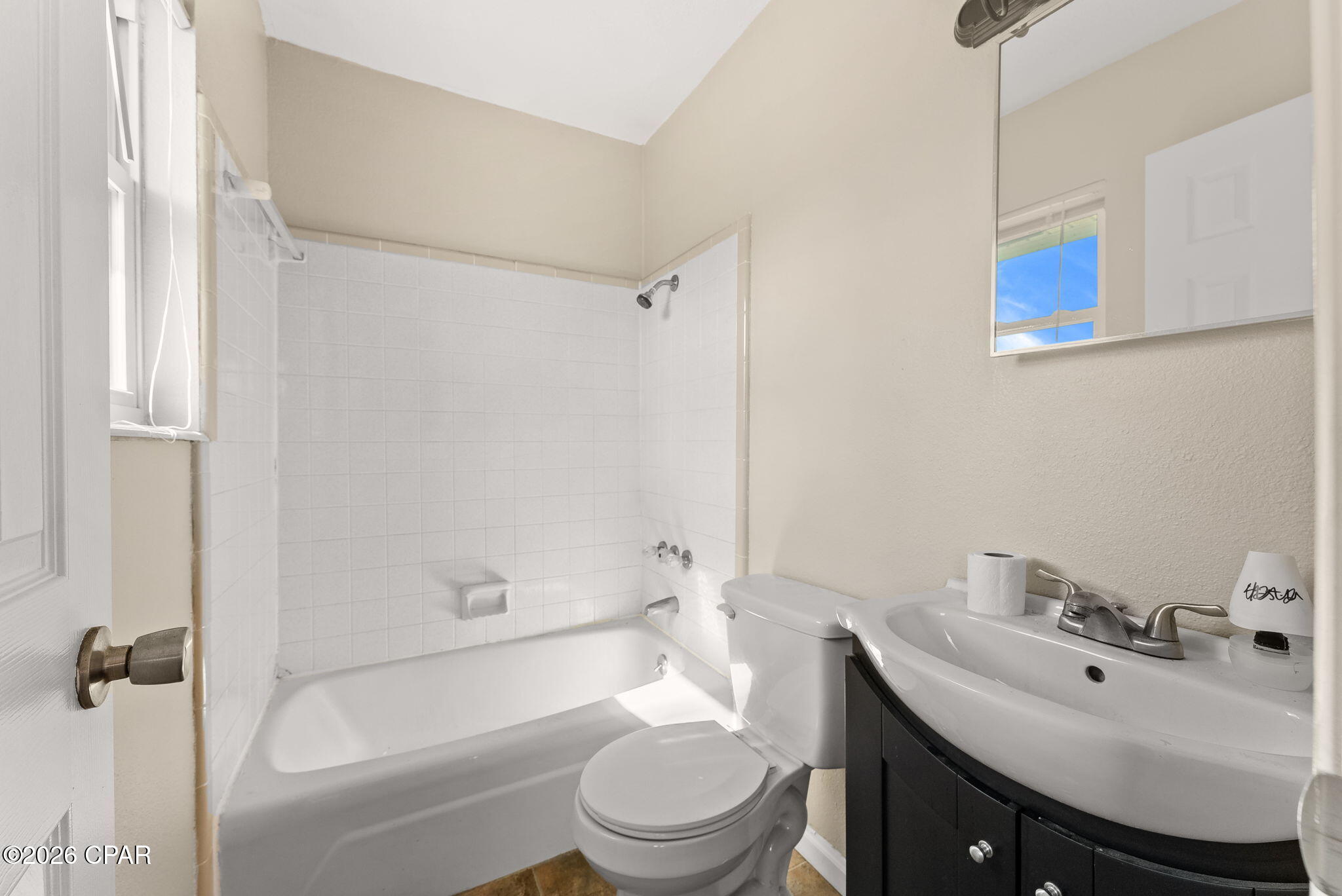 Image 17 For 2004 Greenbriar Boulevard