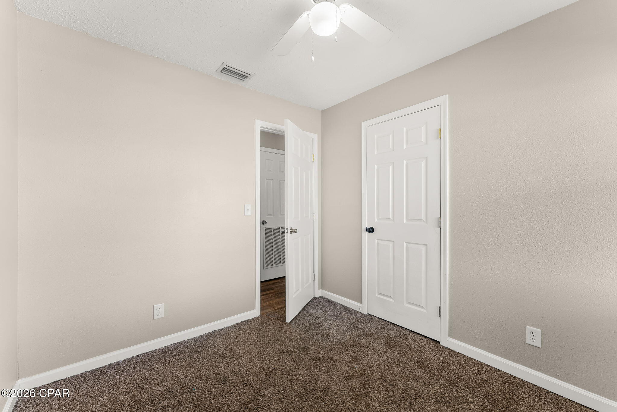 Image 22 For 2004 Greenbriar Boulevard