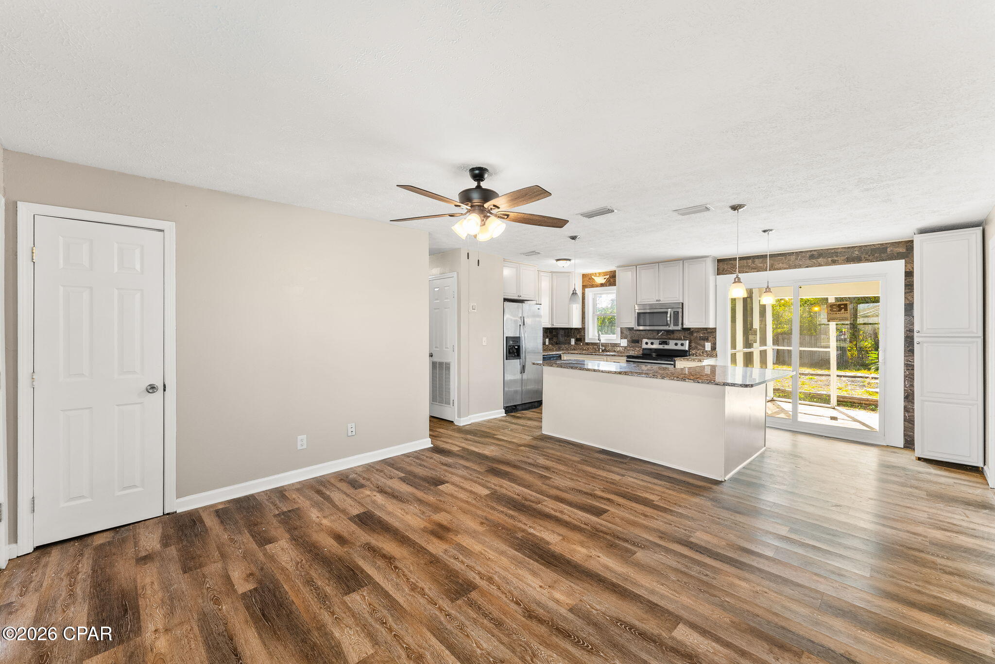 Image 6 For 2004 Greenbriar Boulevard