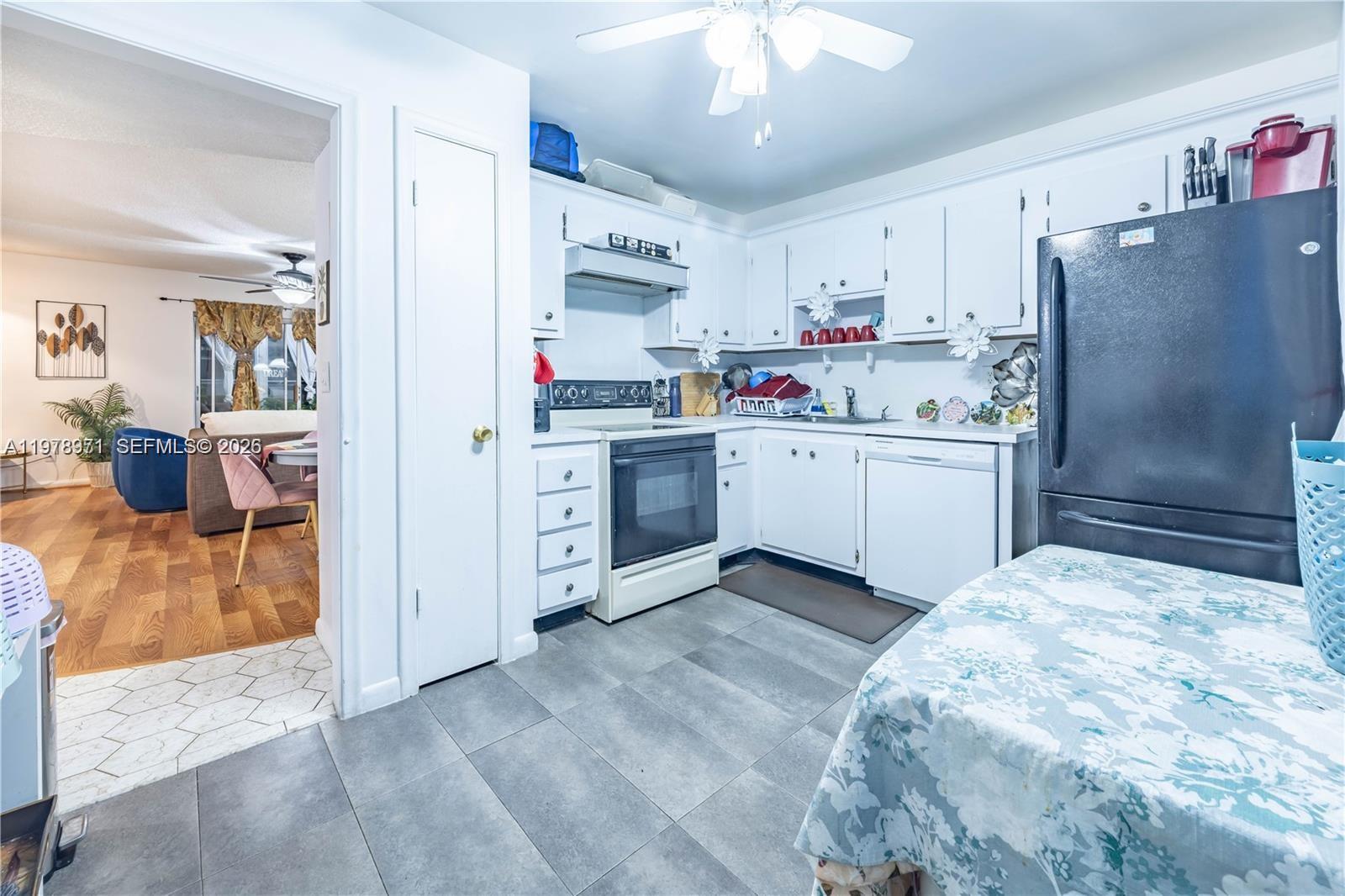 Castle Apartments 12 Cond