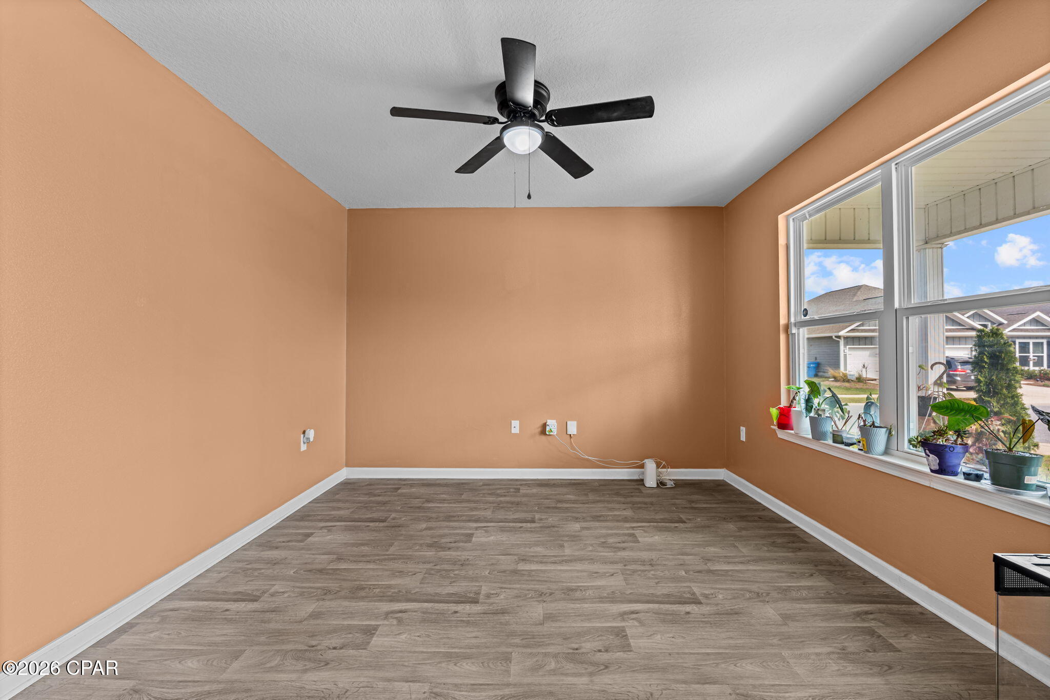 Listing photo id 4 for 4777 Firefly Lane