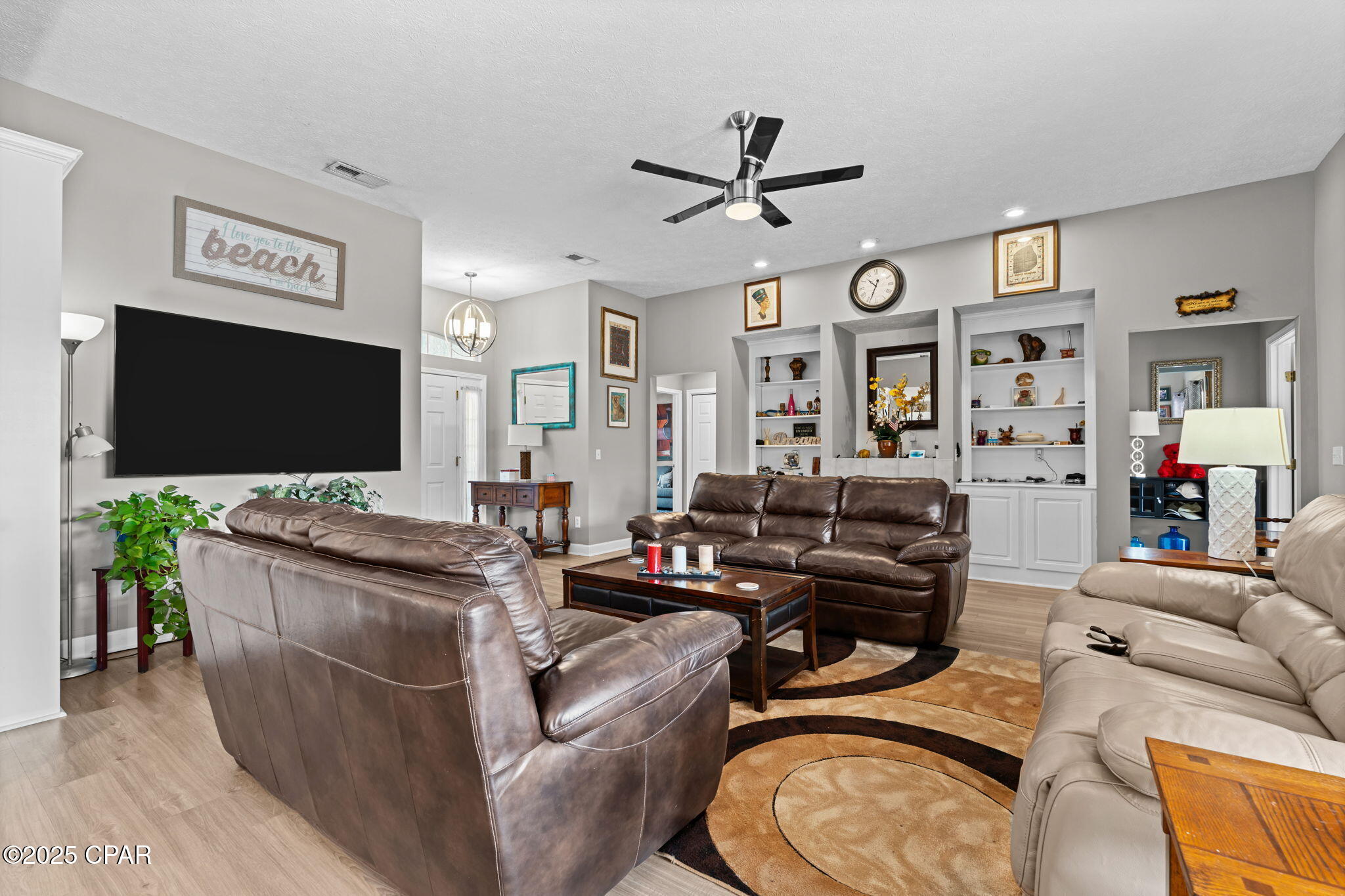 Image 7 For 304 Summerwood Drive