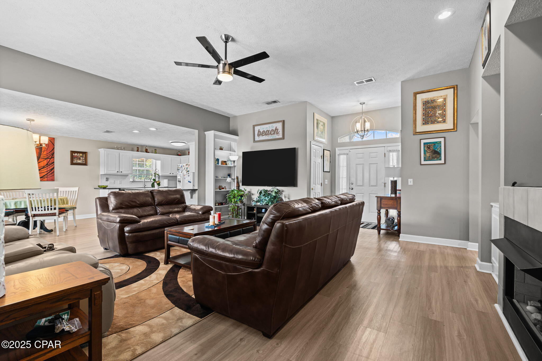 Image 8 For 304 Summerwood Drive