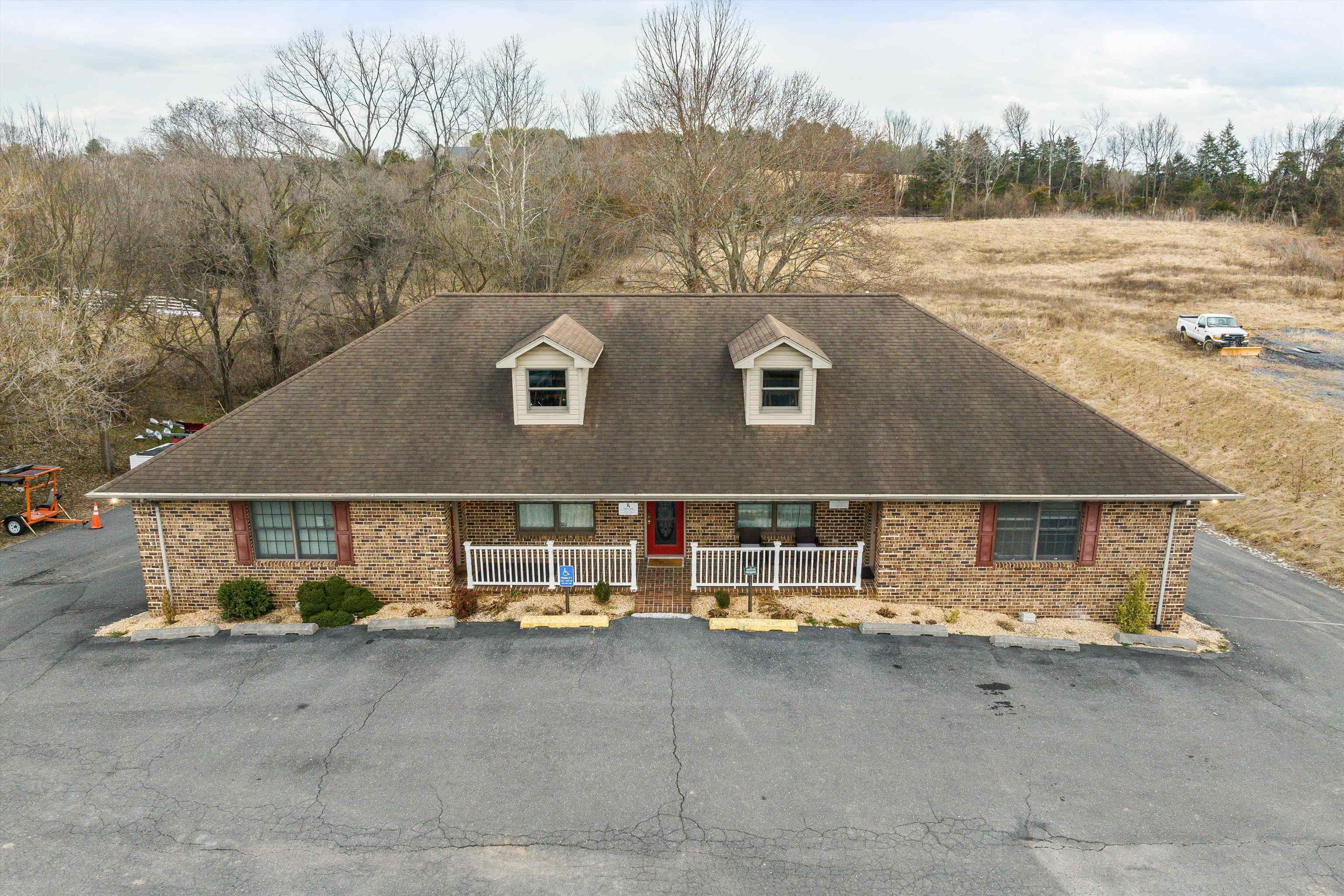 727 Lee Hwy