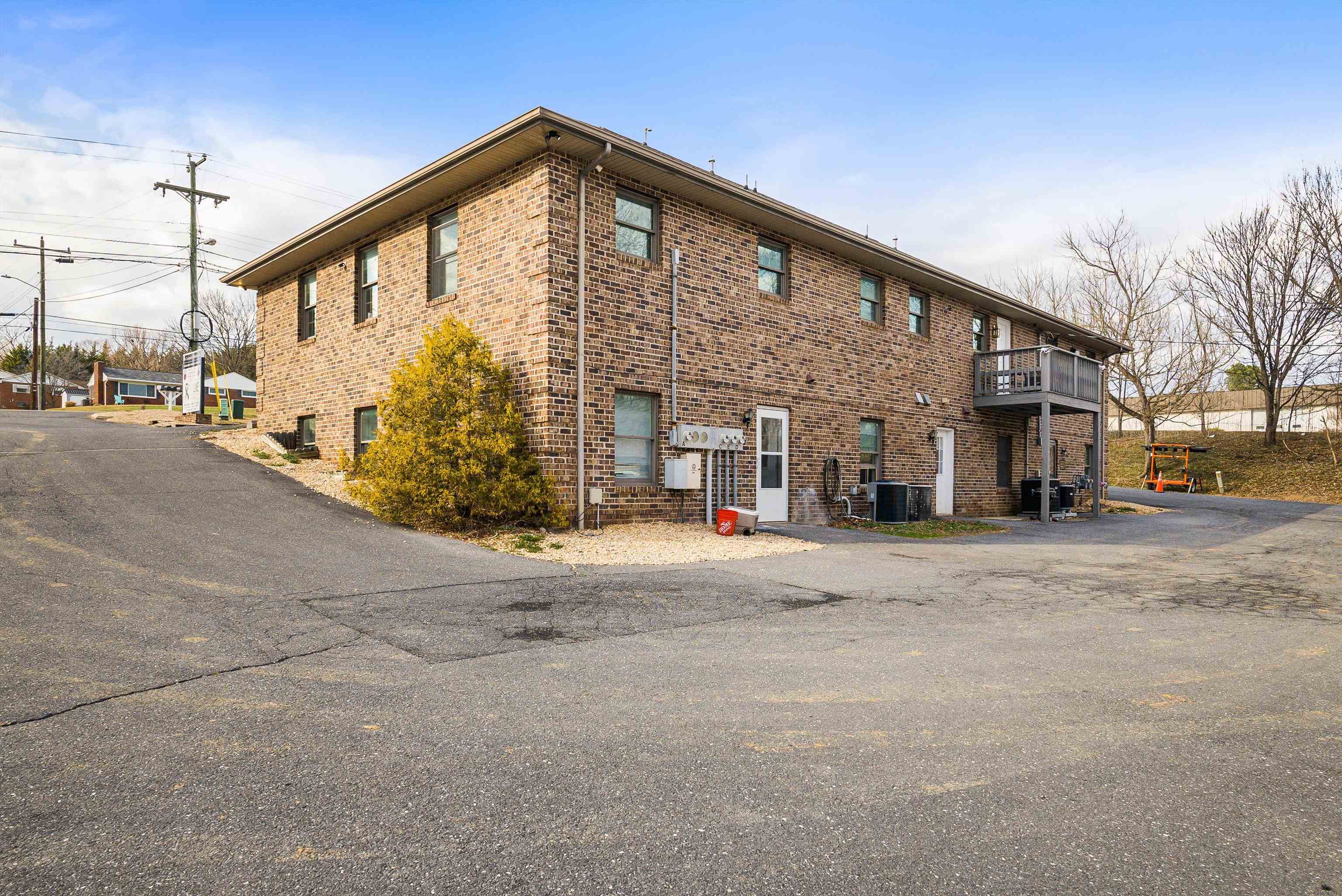 727 Lee Hwy