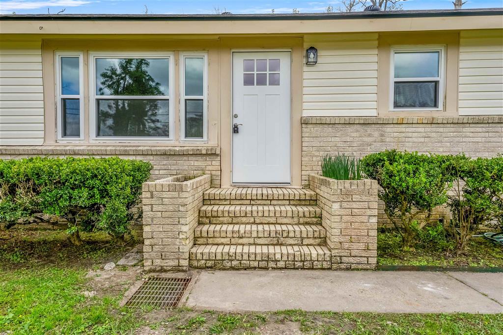 1541 Evonne Street — photo 3
