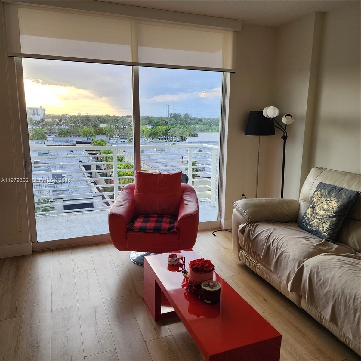 Venture At Aventura West