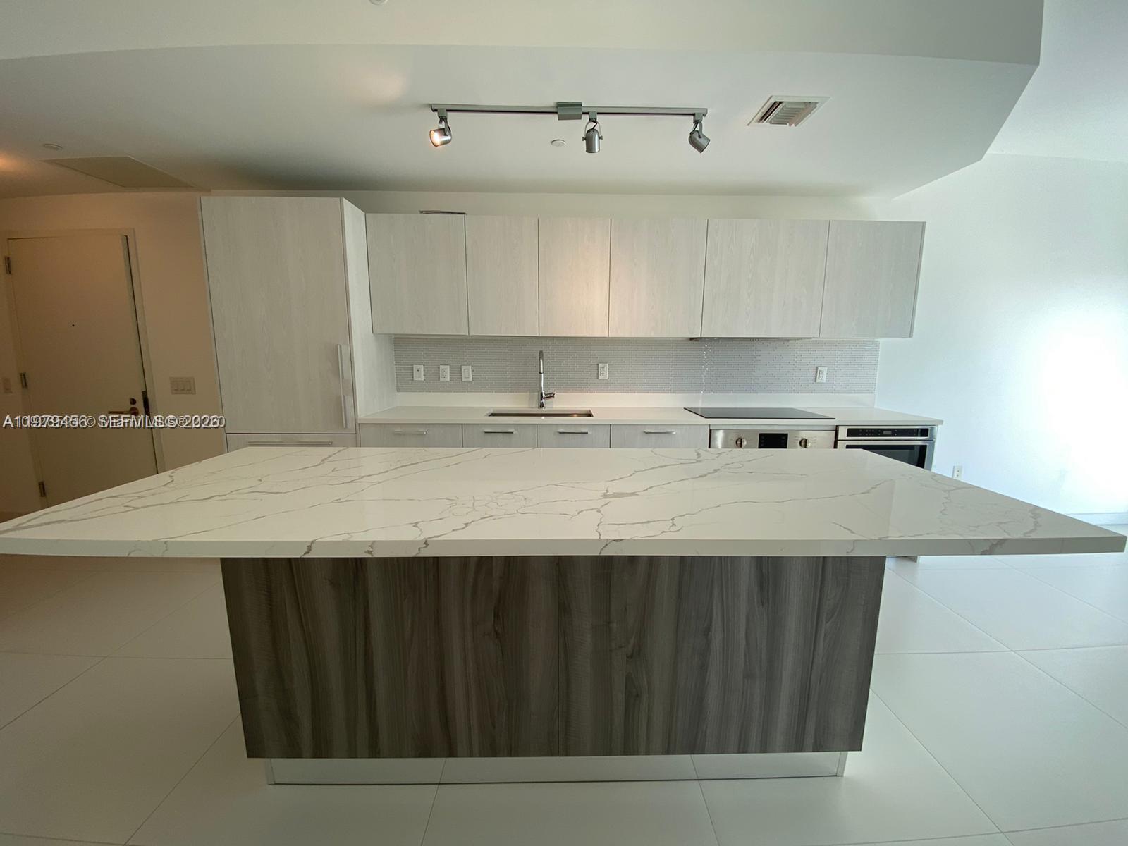 Condo for Sale in Miami, FL